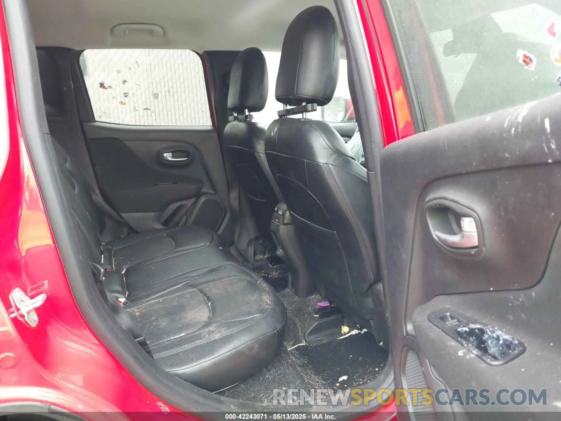 8 fotografías del automóvil dañado ZACNJBBB7KPK13597 JEEP RENEGADE 2019