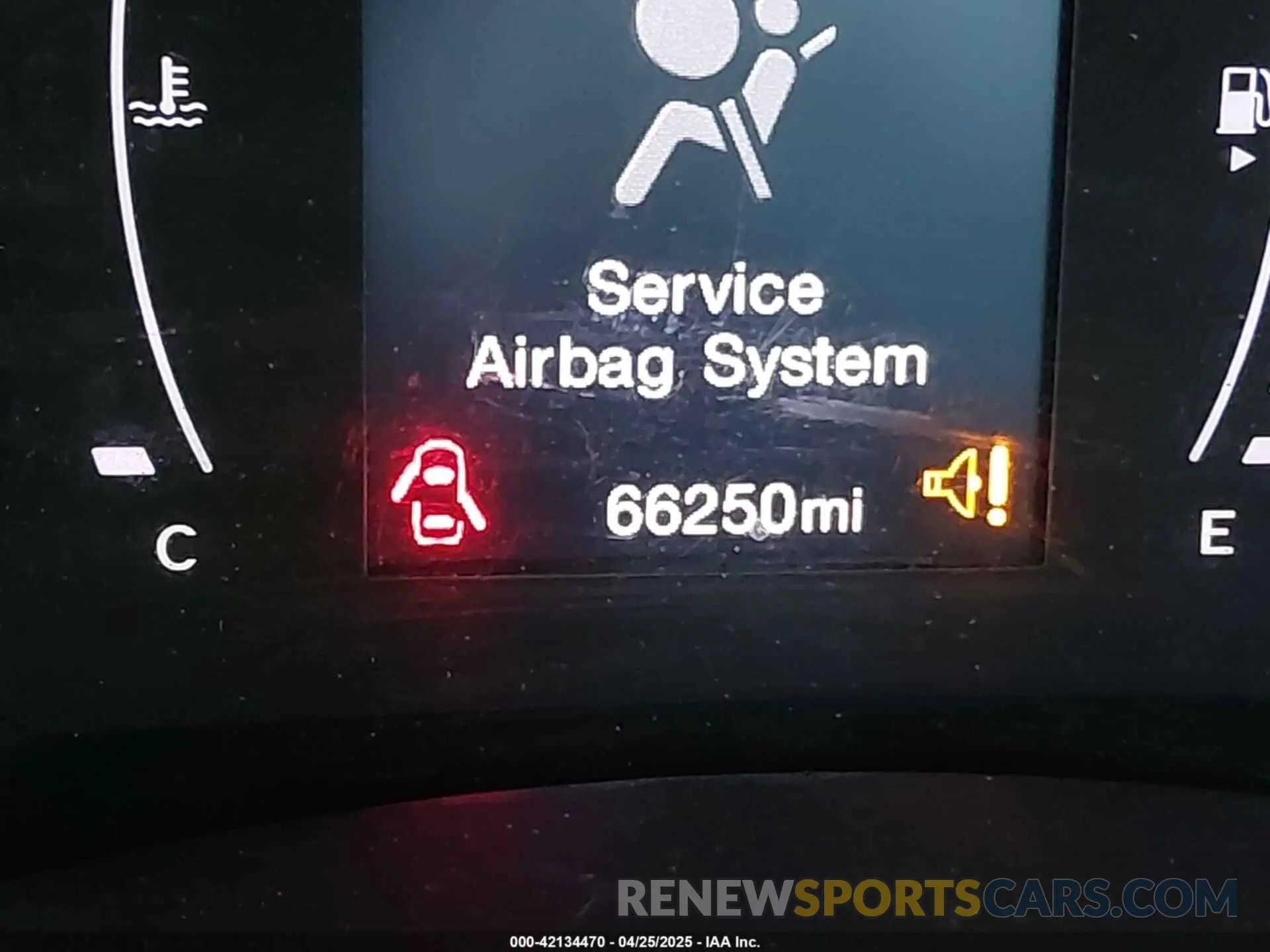 15 fotografías del automóvil dañado ZACNJBBB8KPJ76382 JEEP RENEGADE 2019