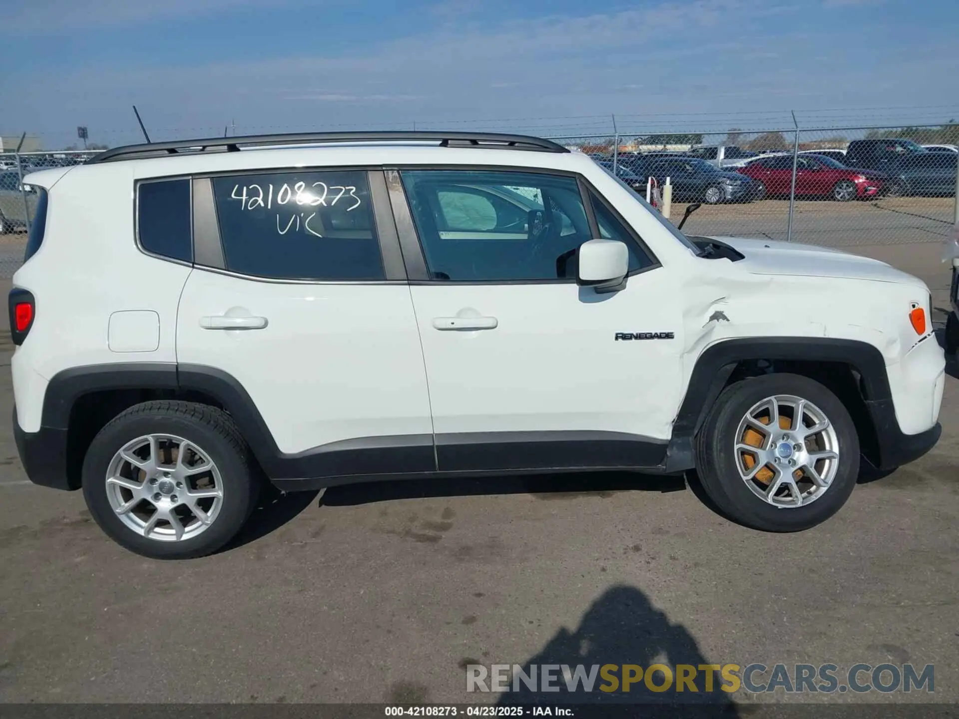 13 fotografías del automóvil dañado ZACNJBBB8KPK31087 JEEP RENEGADE 2019