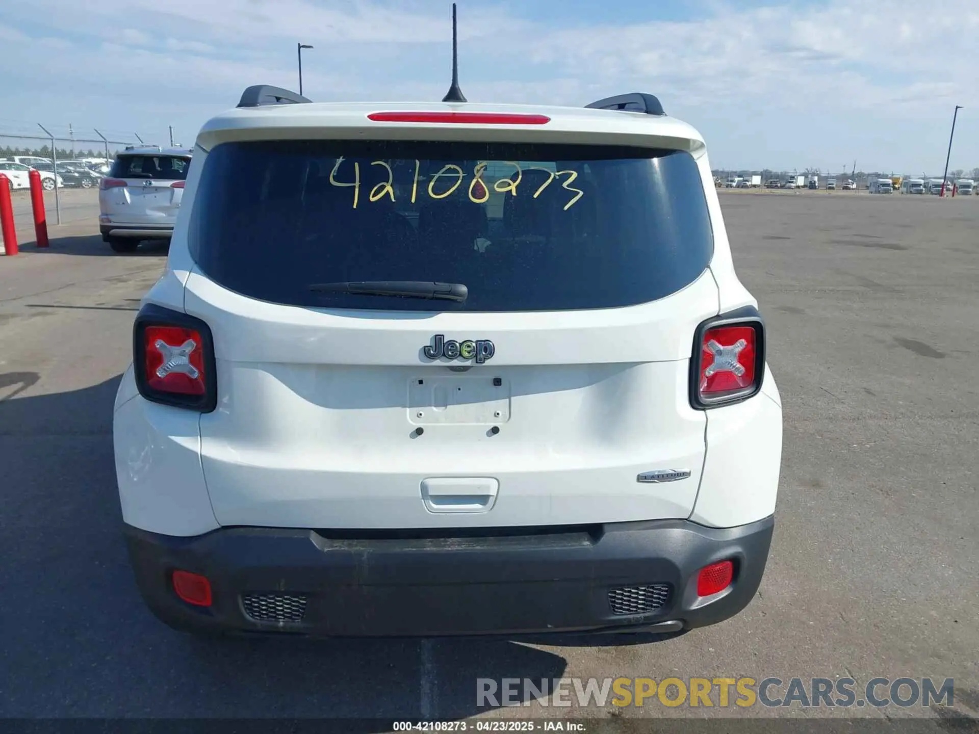 16 fotografías del automóvil dañado ZACNJBBB8KPK31087 JEEP RENEGADE 2019