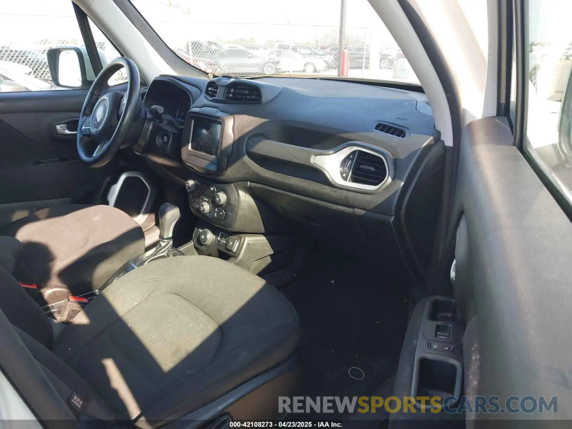 5 fotografías del automóvil dañado ZACNJBBB8KPK31087 JEEP RENEGADE 2019