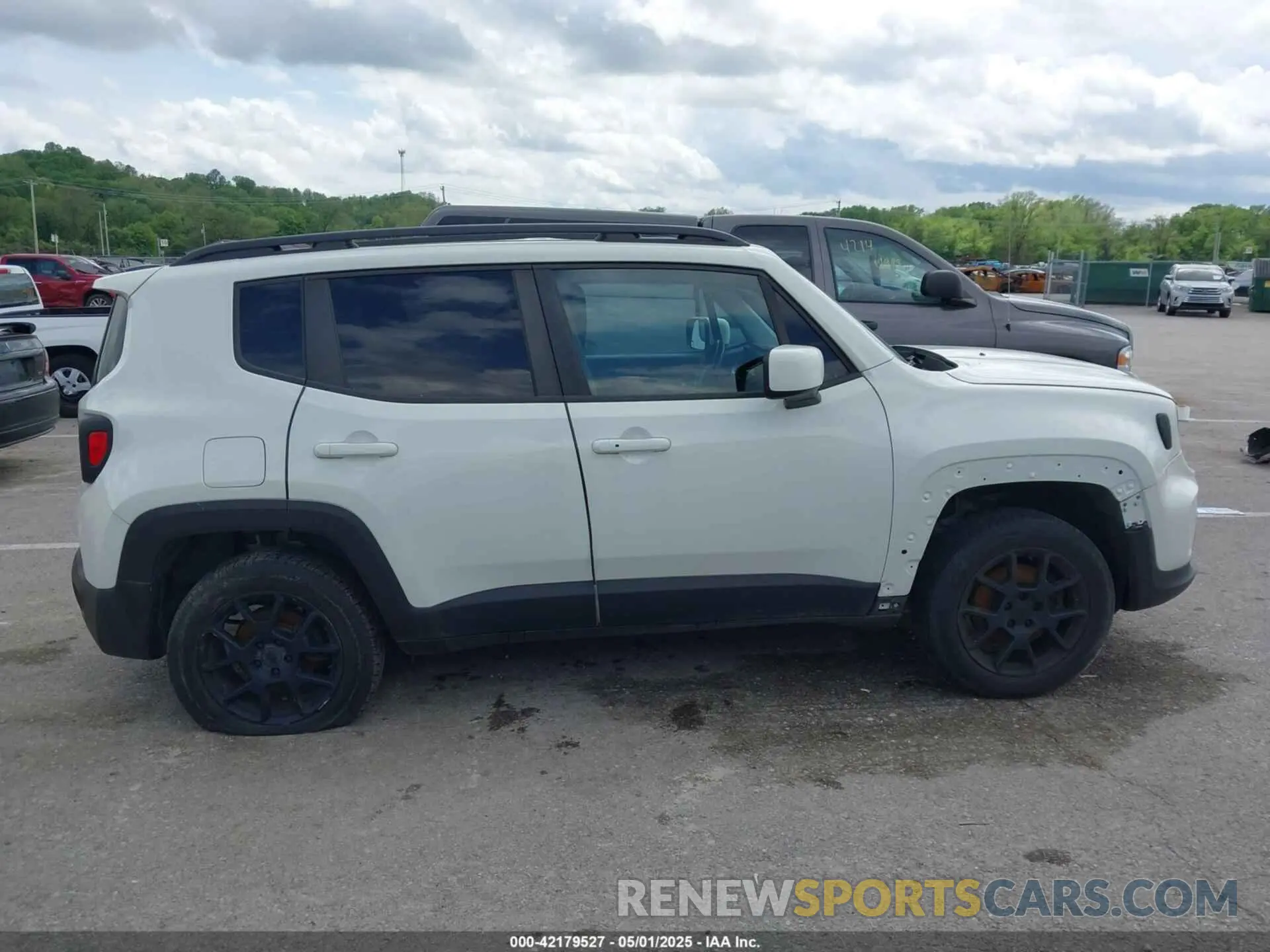 13 fotografías del automóvil dañado ZACNJBBB8KPK73971 JEEP RENEGADE 2019
