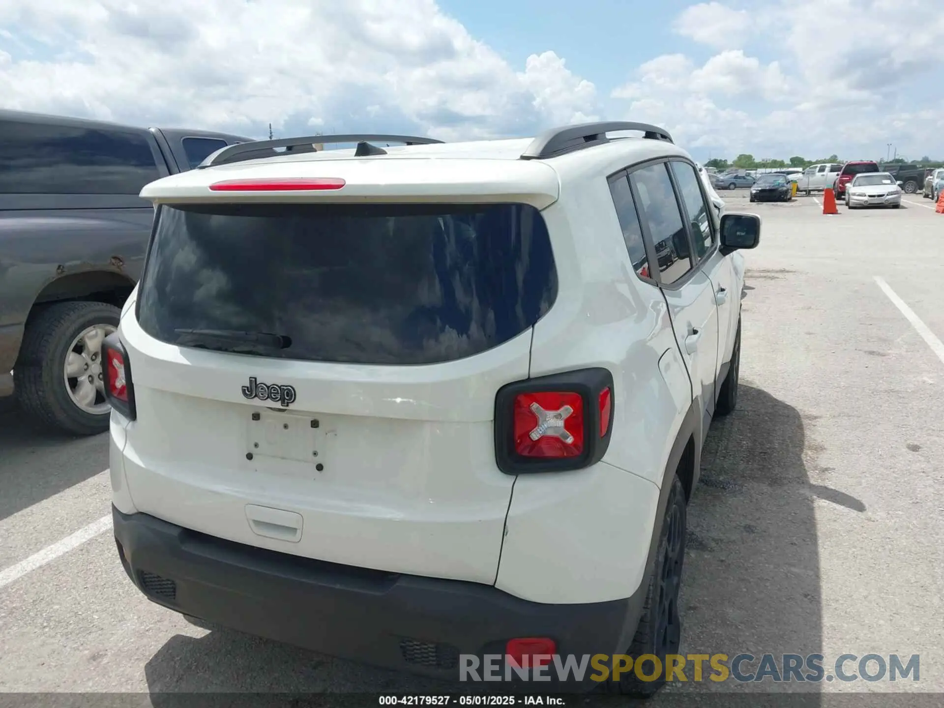4 fotografías del automóvil dañado ZACNJBBB8KPK73971 JEEP RENEGADE 2019