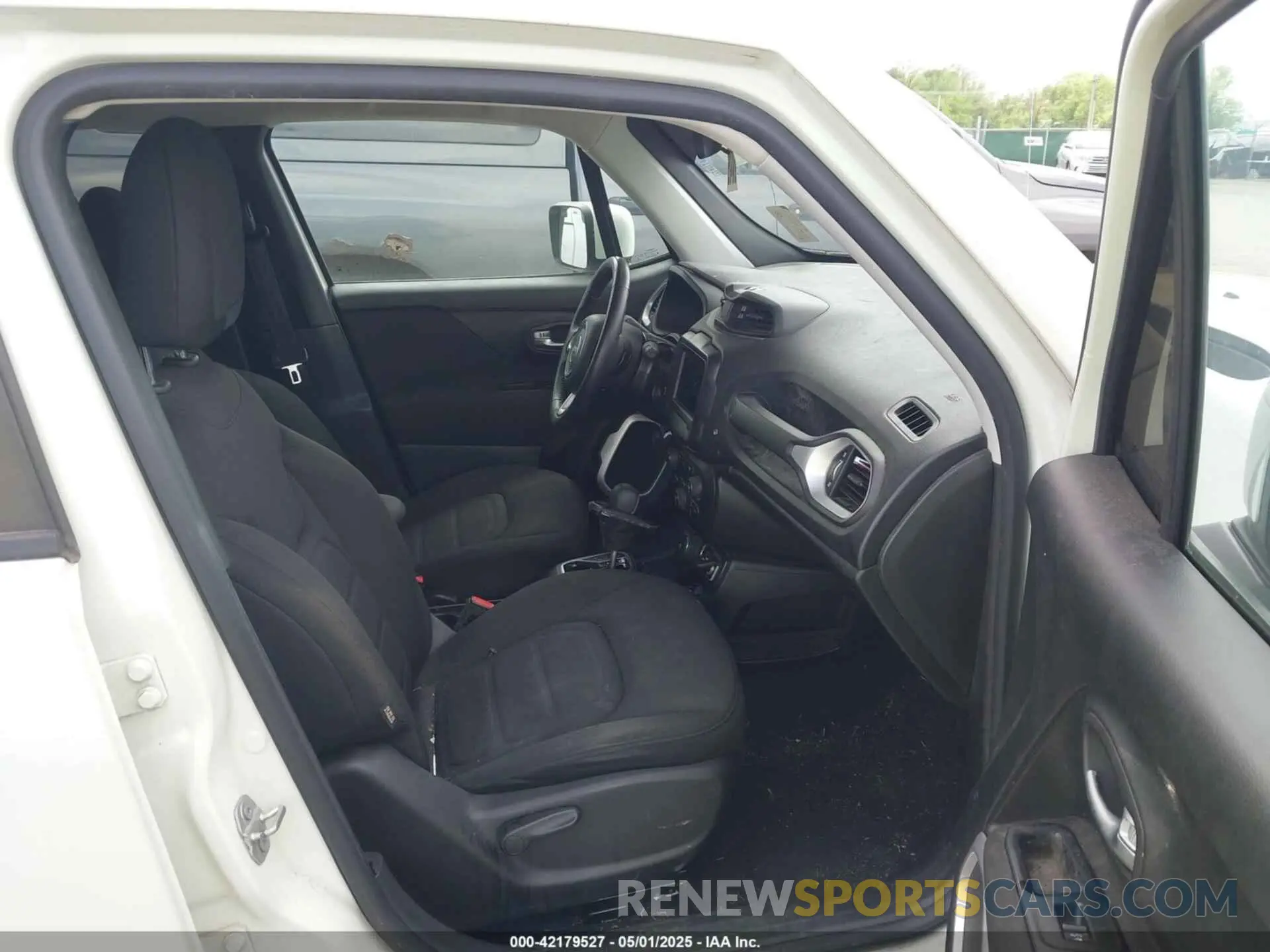 5 fotografías del automóvil dañado ZACNJBBB8KPK73971 JEEP RENEGADE 2019