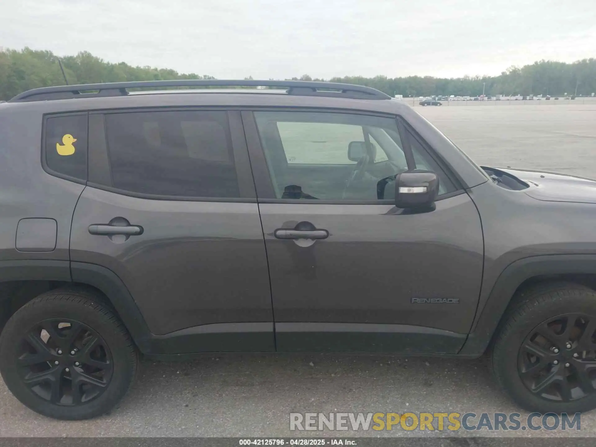 13 fotografías del automóvil dañado ZACNJBBBXKPJ77405 JEEP RENEGADE 2019