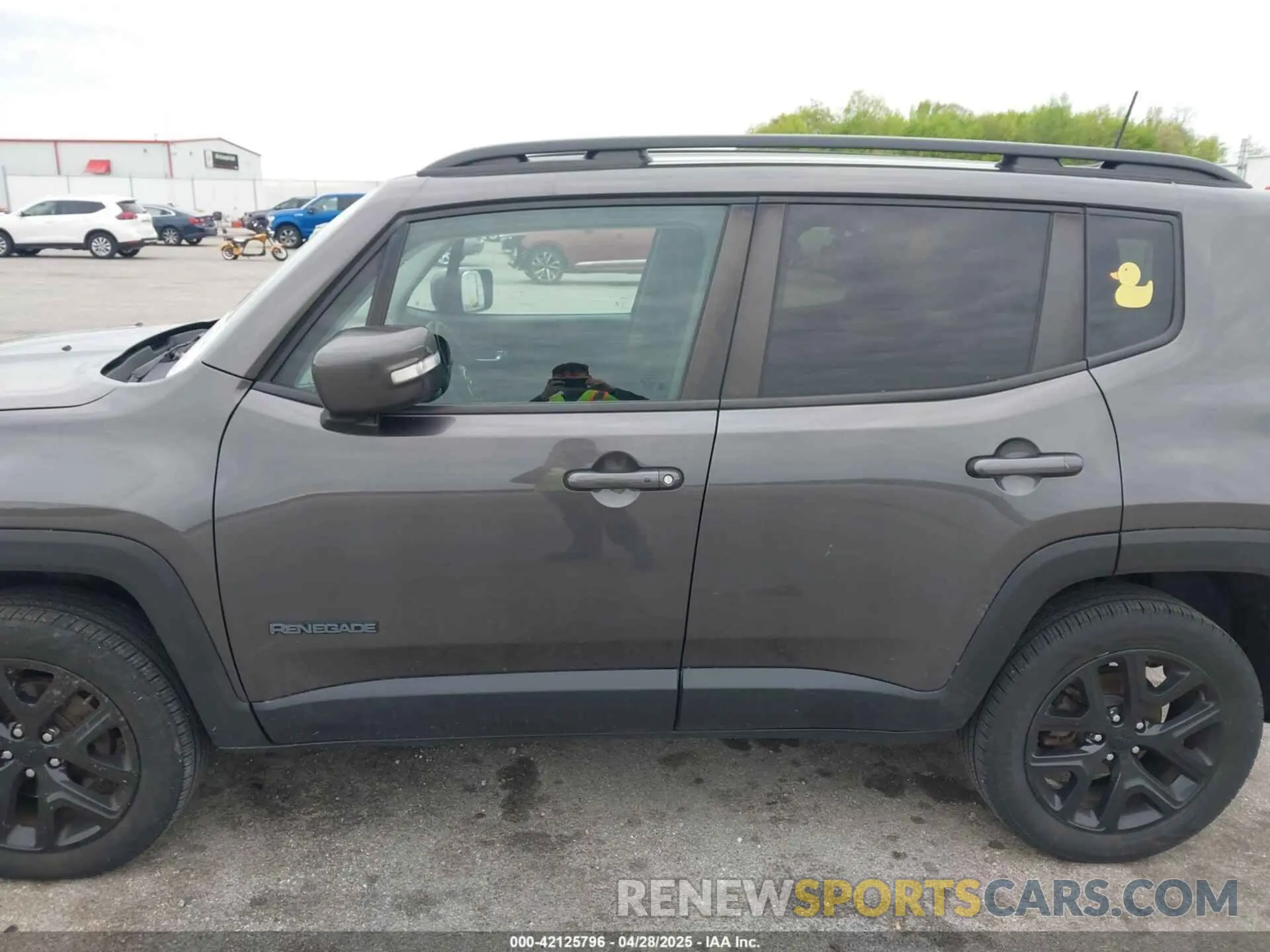 14 fotografías del automóvil dañado ZACNJBBBXKPJ77405 JEEP RENEGADE 2019