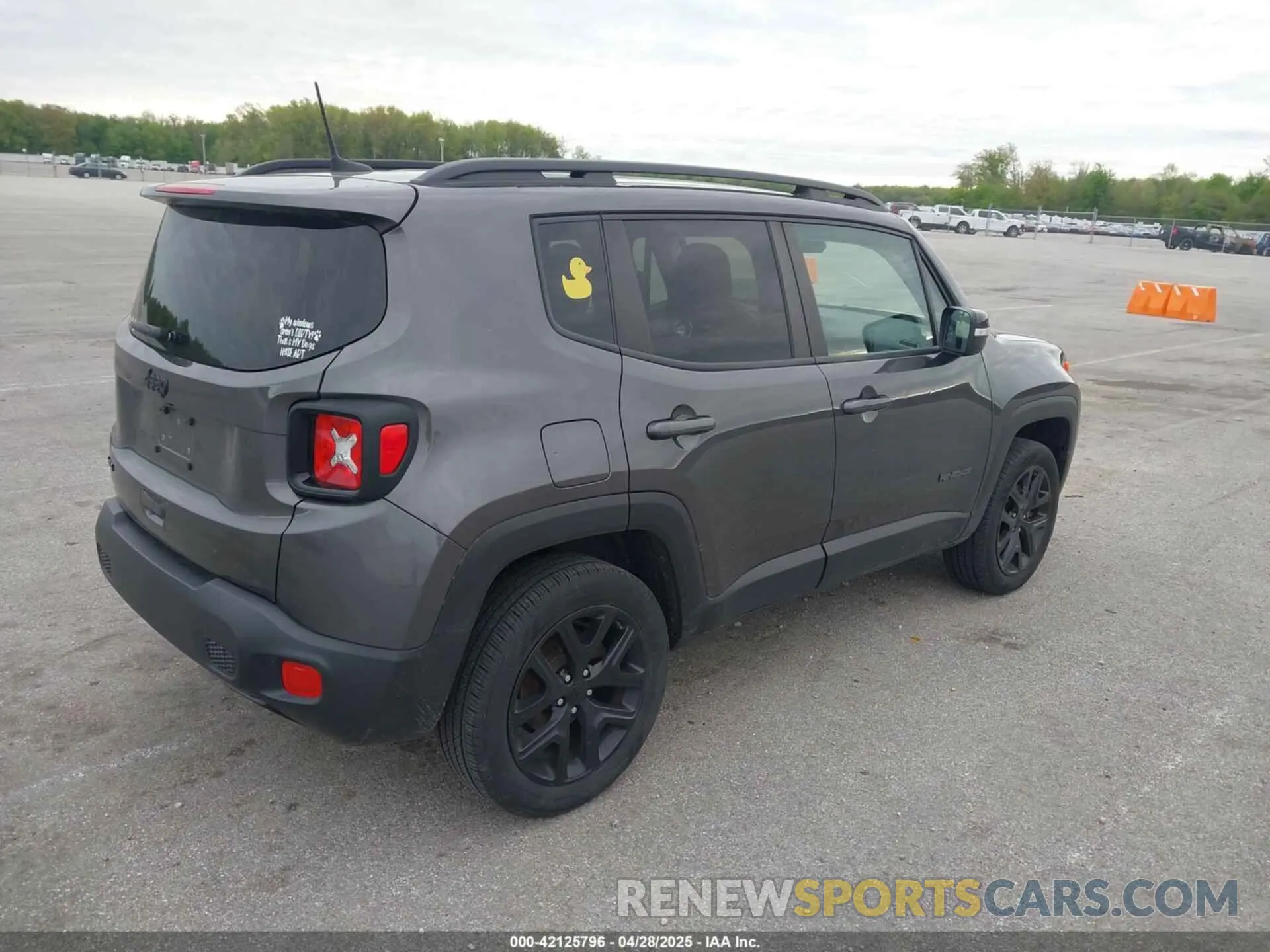 4 fotografías del automóvil dañado ZACNJBBBXKPJ77405 JEEP RENEGADE 2019