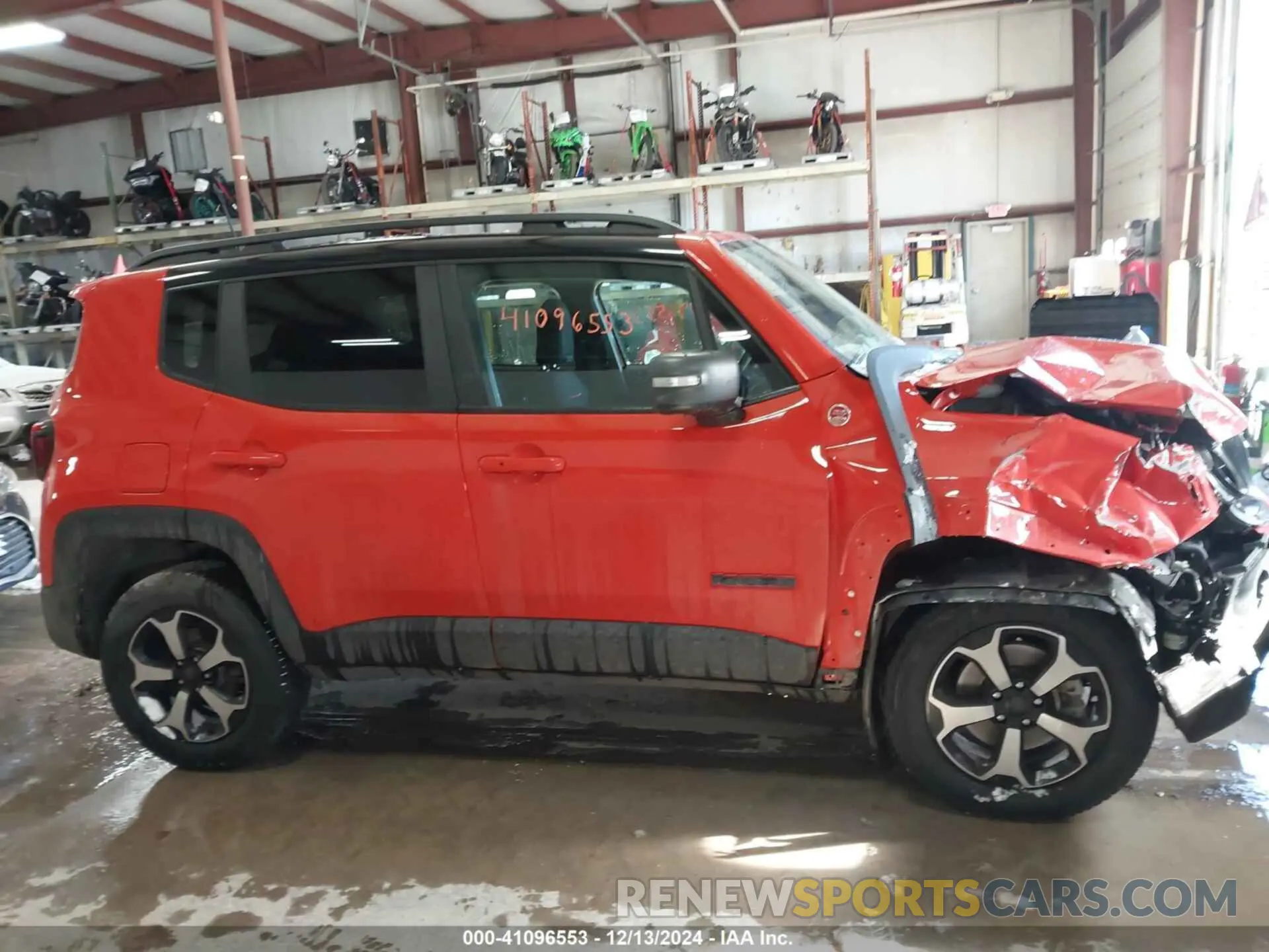 14 fotografías del automóvil dañado ZACNJBC10KPK40100 JEEP RENEGADE 2019