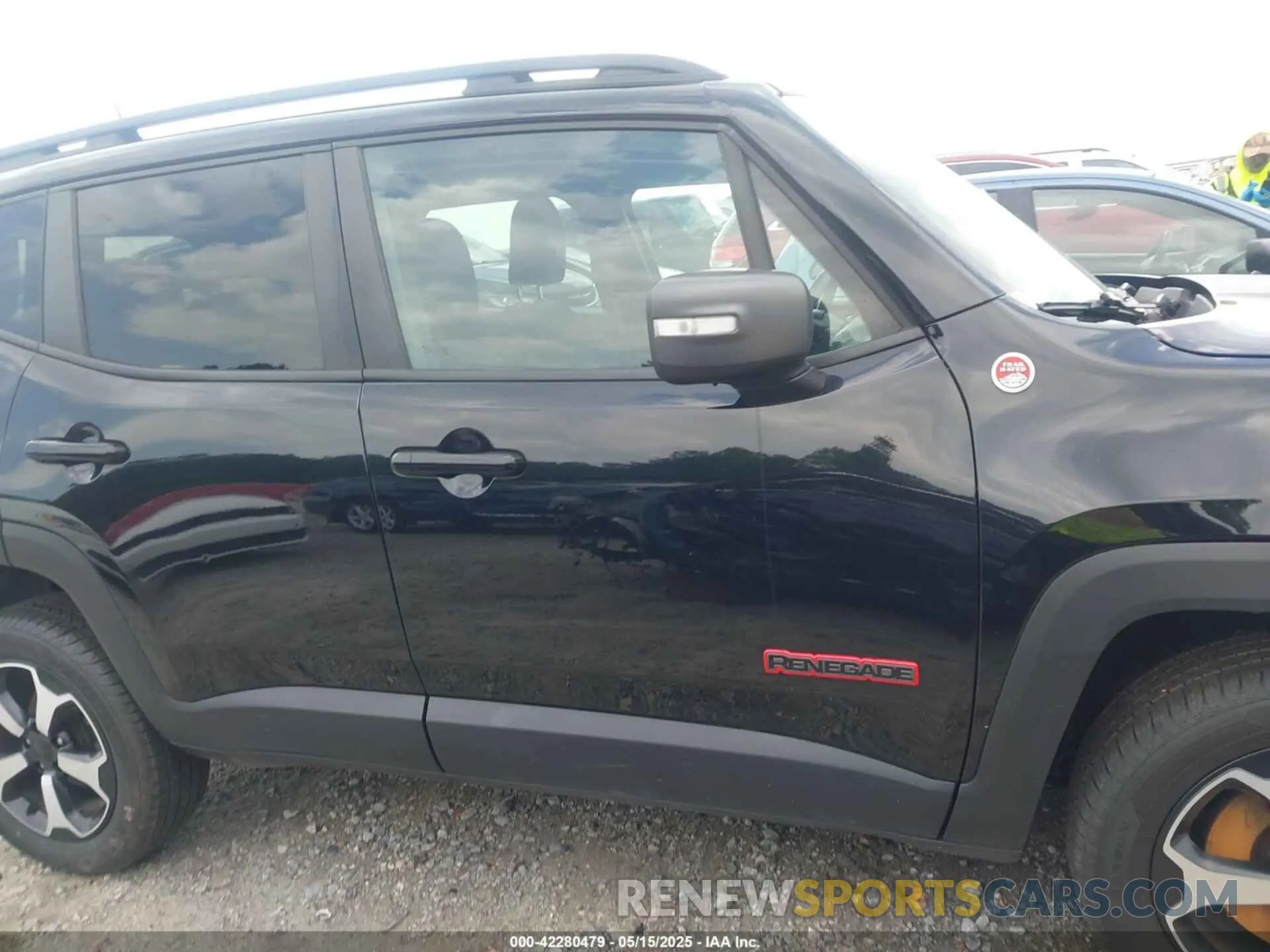 13 fotografías del automóvil dañado ZACNJBC14KPK13840 JEEP RENEGADE 2019
