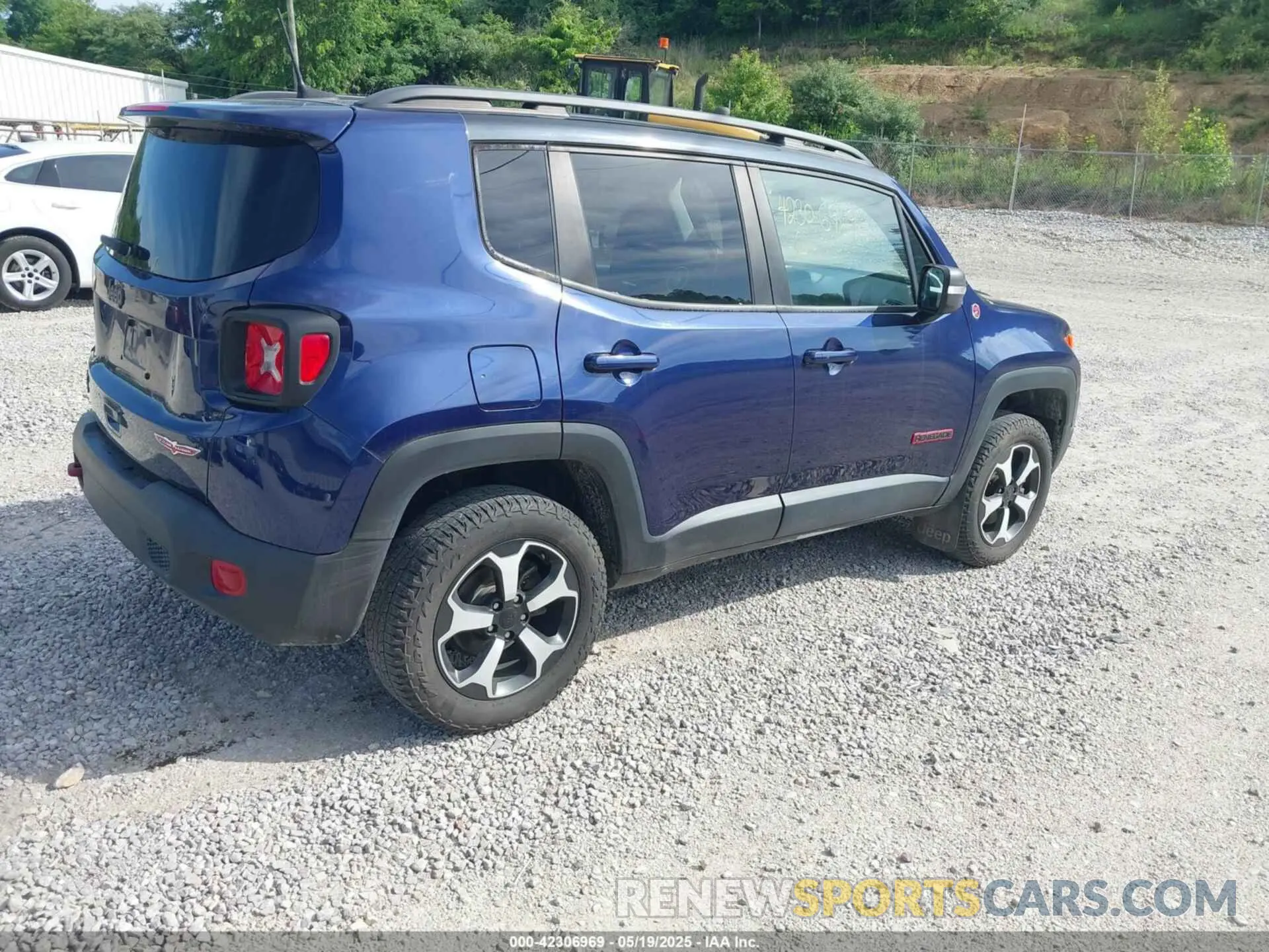 4 fotografías del automóvil dañado ZACNJBC16KPJ93803 JEEP RENEGADE 2019
