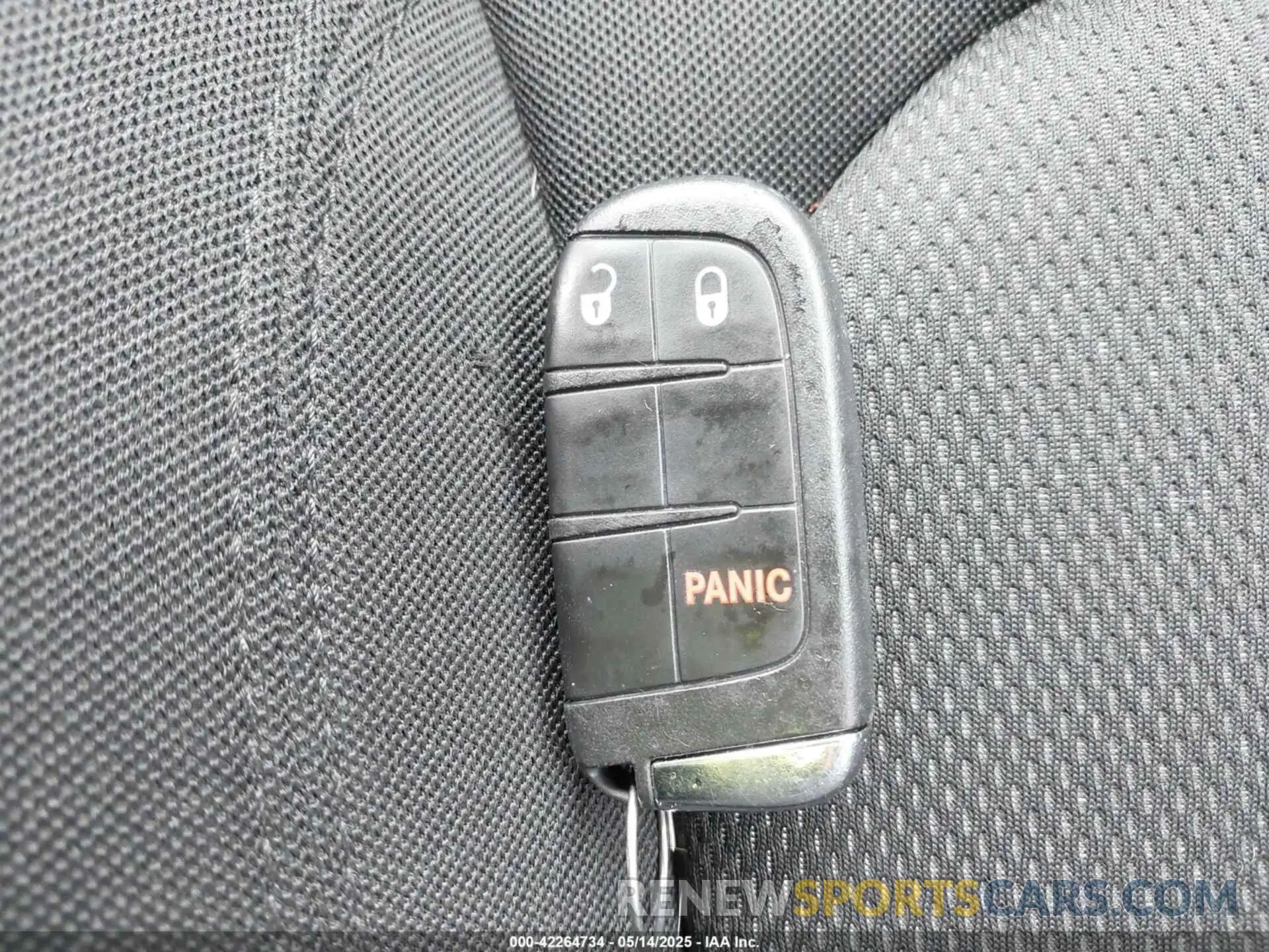 11 fotografías del automóvil dañado ZACNJAAB0LPL08984 JEEP RENEGADE 2020