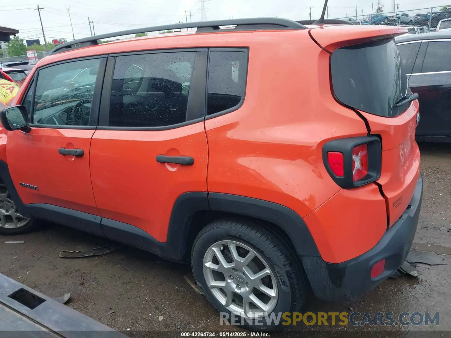 14 fotografías del automóvil dañado ZACNJAAB0LPL08984 JEEP RENEGADE 2020