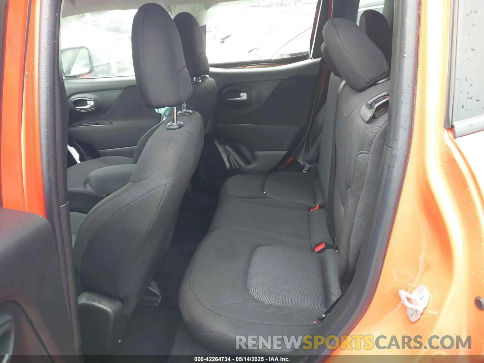 8 fotografías del automóvil dañado ZACNJAAB0LPL08984 JEEP RENEGADE 2020