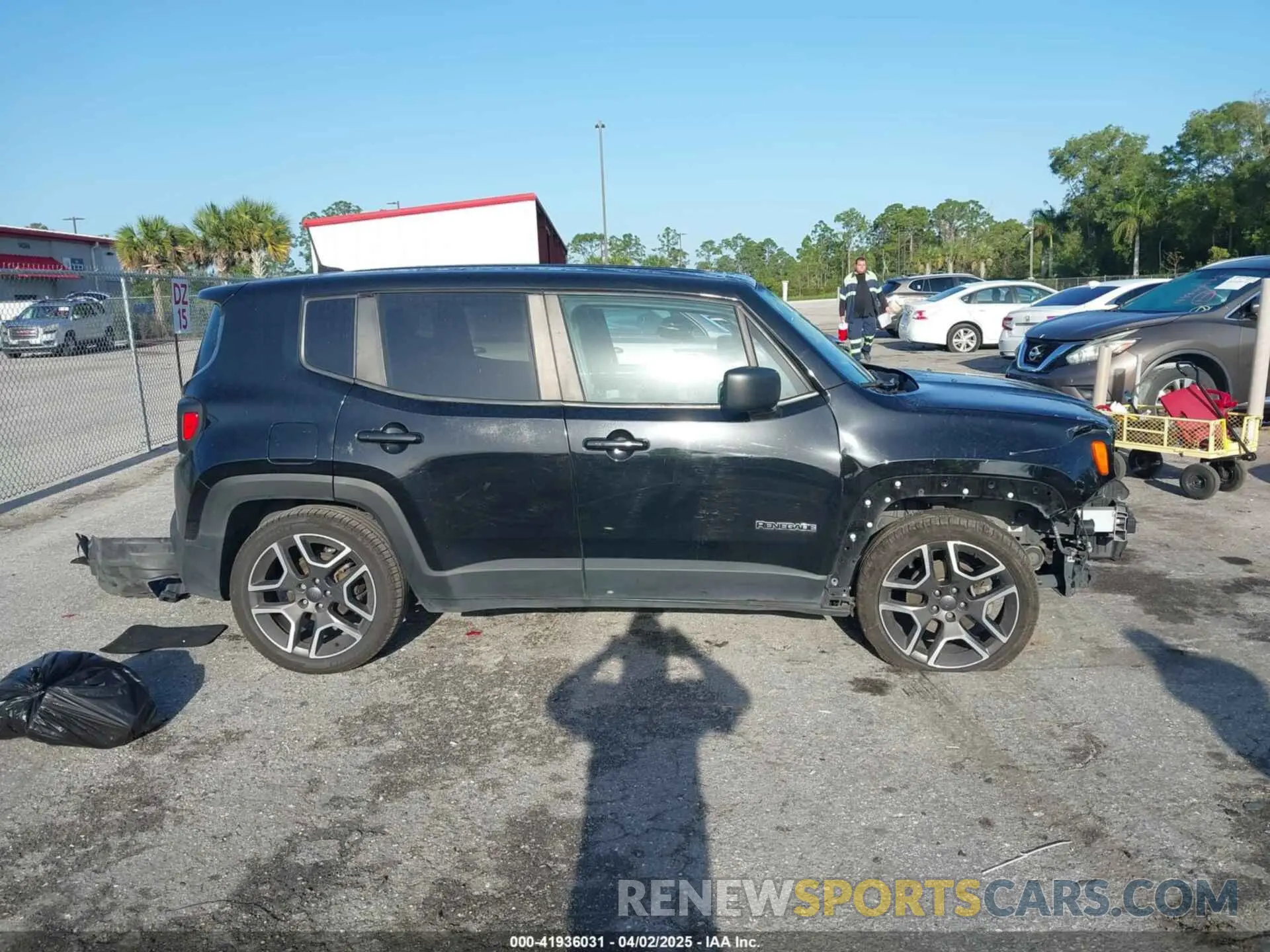 13 fotografías del automóvil dañado ZACNJAAB2LPL84352 JEEP RENEGADE 2020