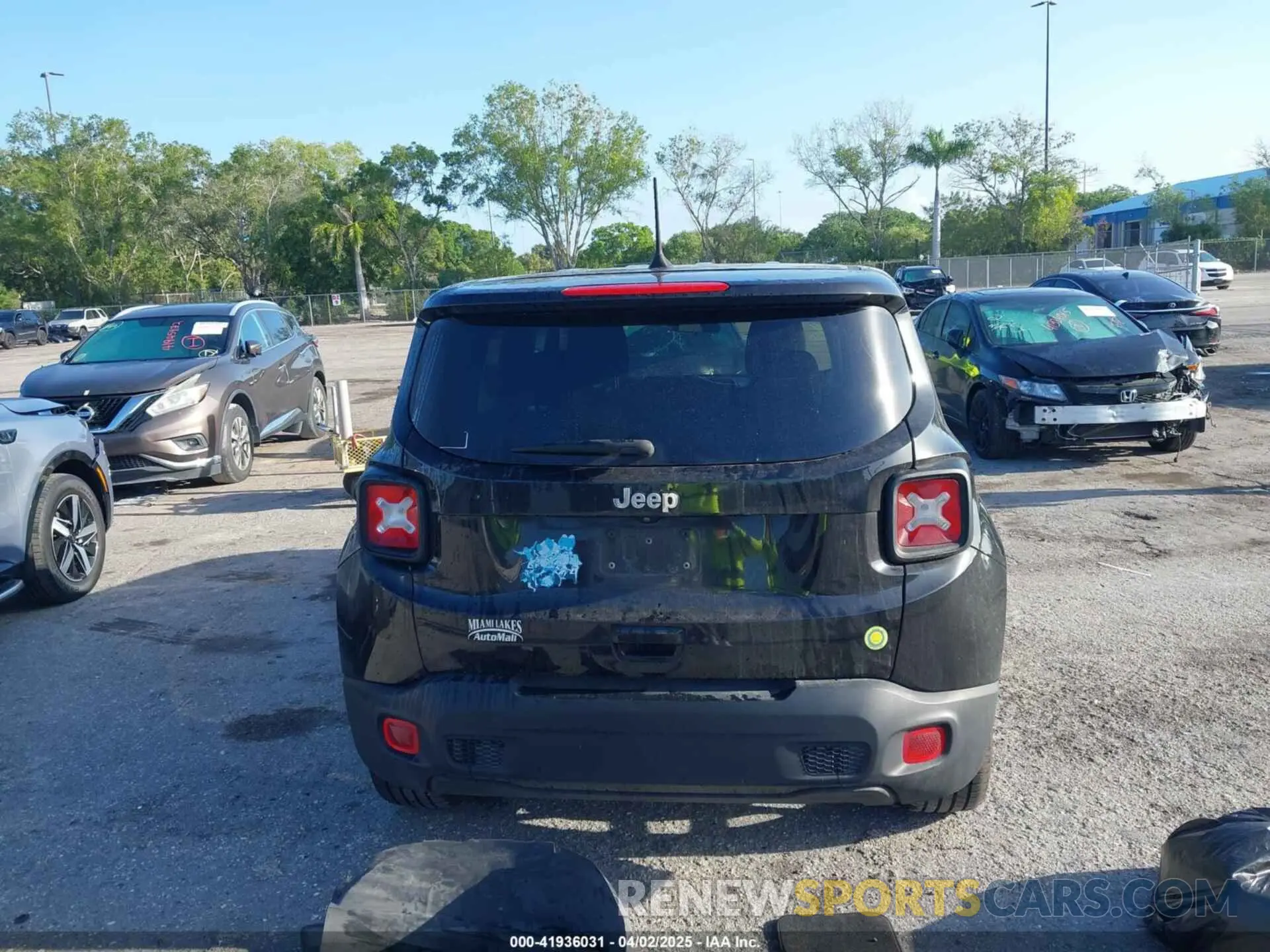 16 fotografías del automóvil dañado ZACNJAAB2LPL84352 JEEP RENEGADE 2020