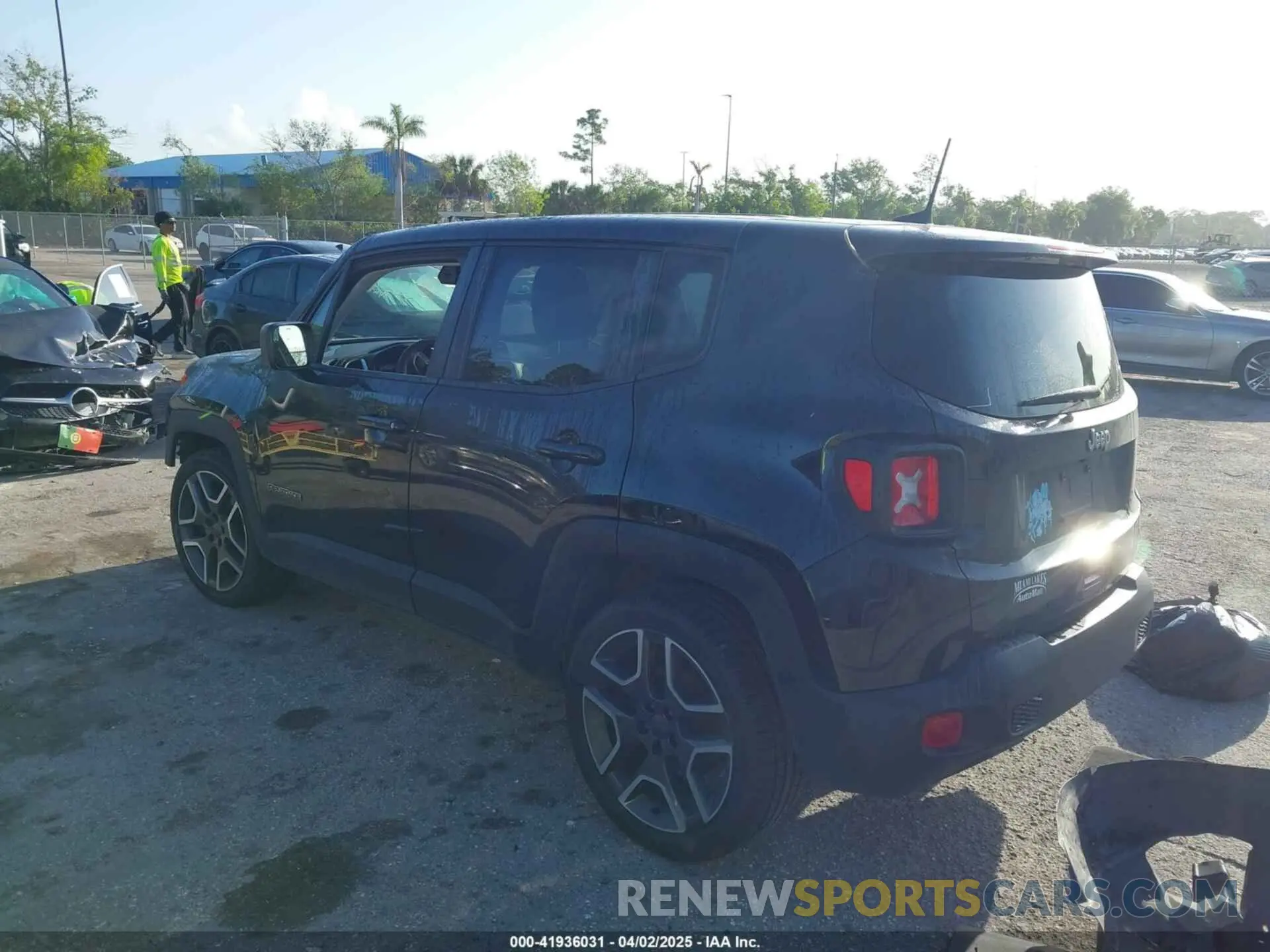 3 fotografías del automóvil dañado ZACNJAAB2LPL84352 JEEP RENEGADE 2020