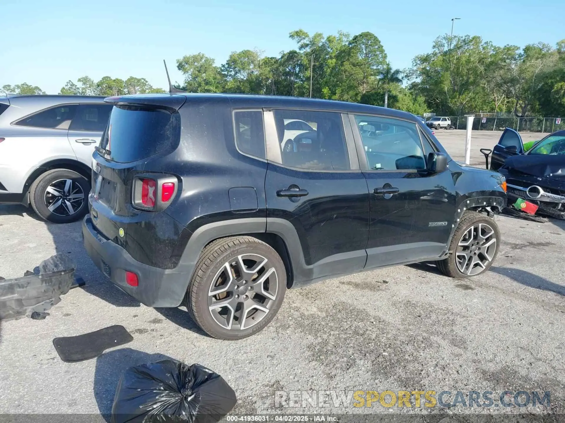4 fotografías del automóvil dañado ZACNJAAB2LPL84352 JEEP RENEGADE 2020