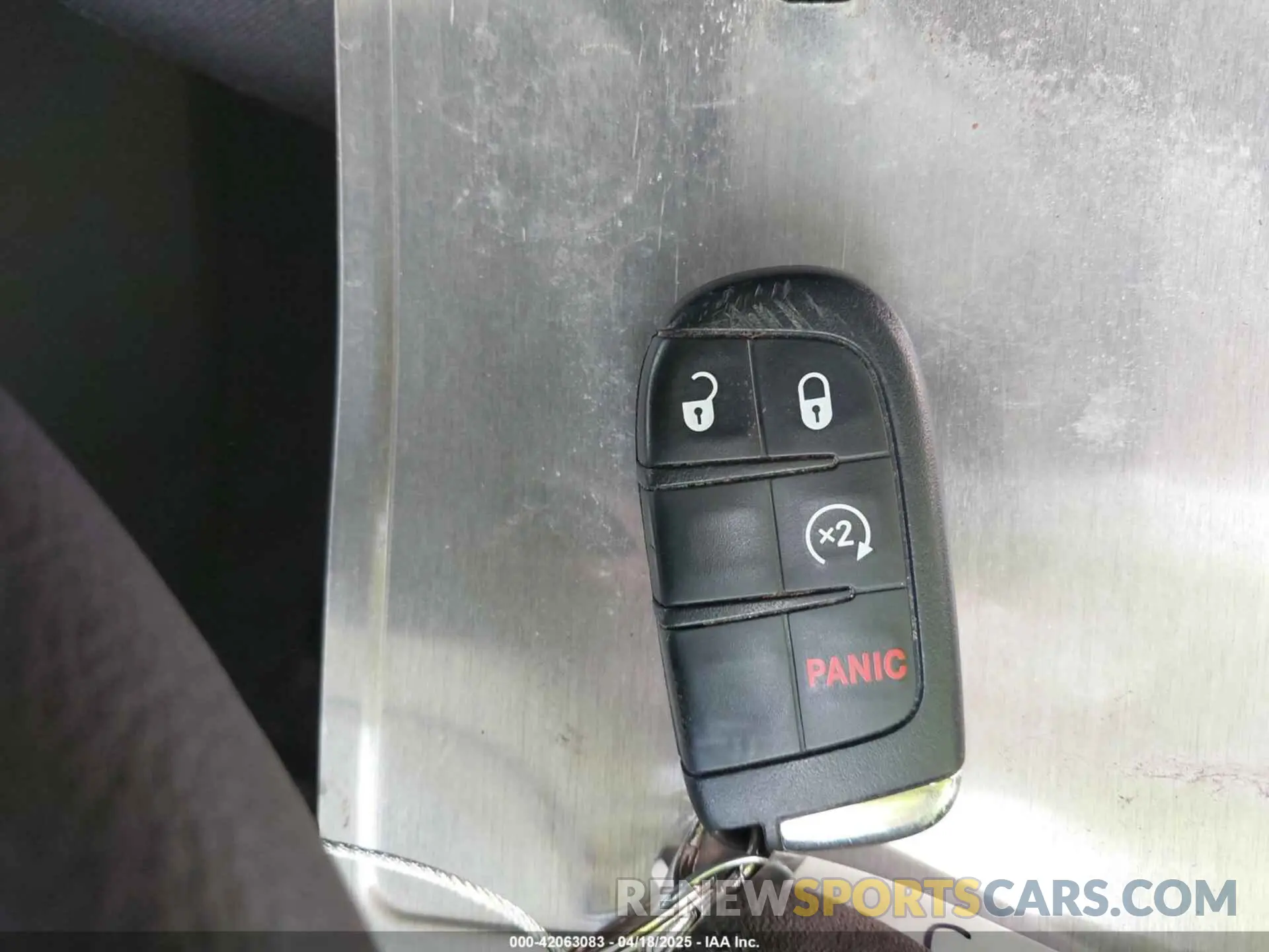 11 fotografías del automóvil dañado ZACNJAAB2LPM06219 JEEP RENEGADE 2020