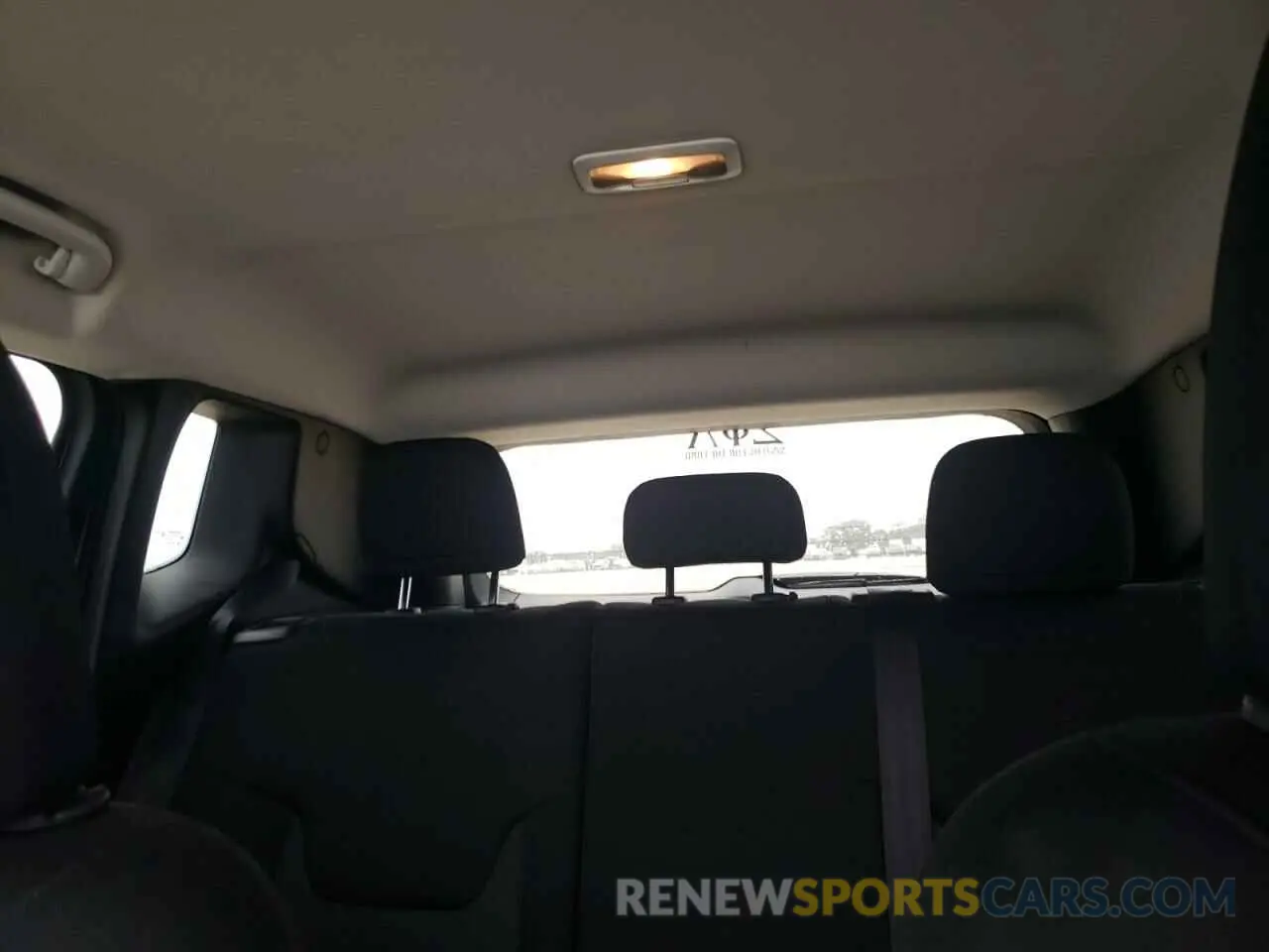 10 fotografías del automóvil dañado ZACNJAAB7LPK95117 JEEP RENEGADE 2020