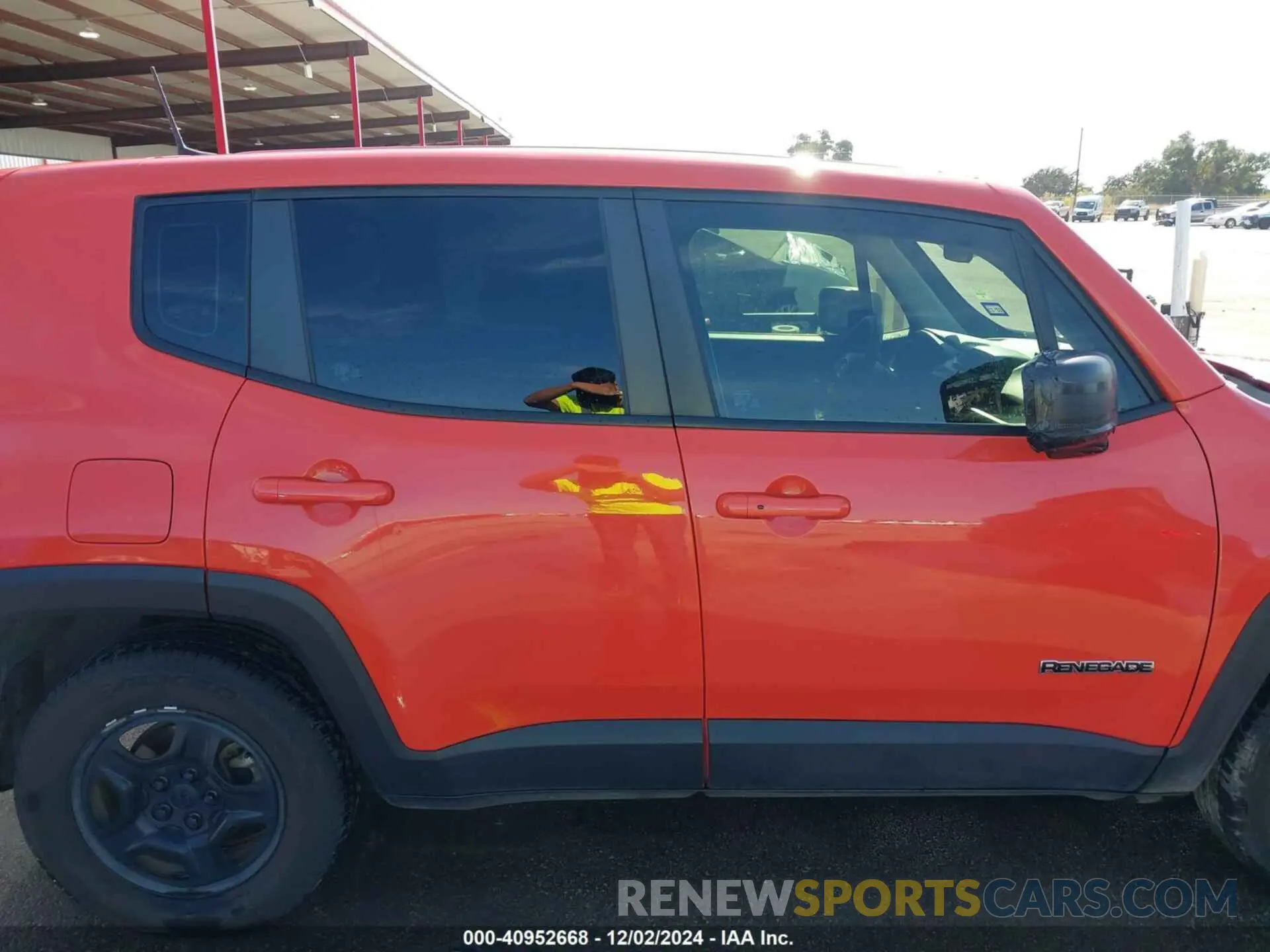 13 fotografías del automóvil dañado ZACNJAAB8LPL86428 JEEP RENEGADE 2020