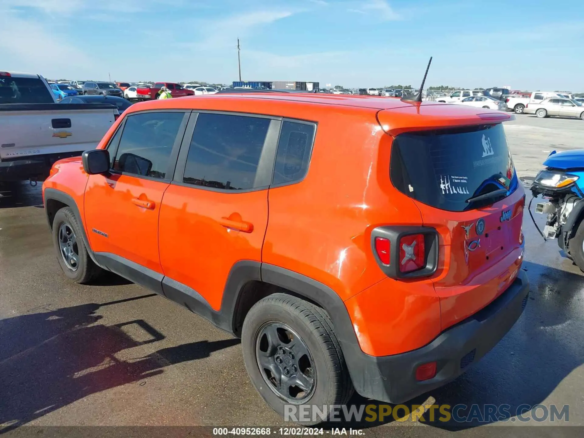 3 fotografías del automóvil dañado ZACNJAAB8LPL86428 JEEP RENEGADE 2020