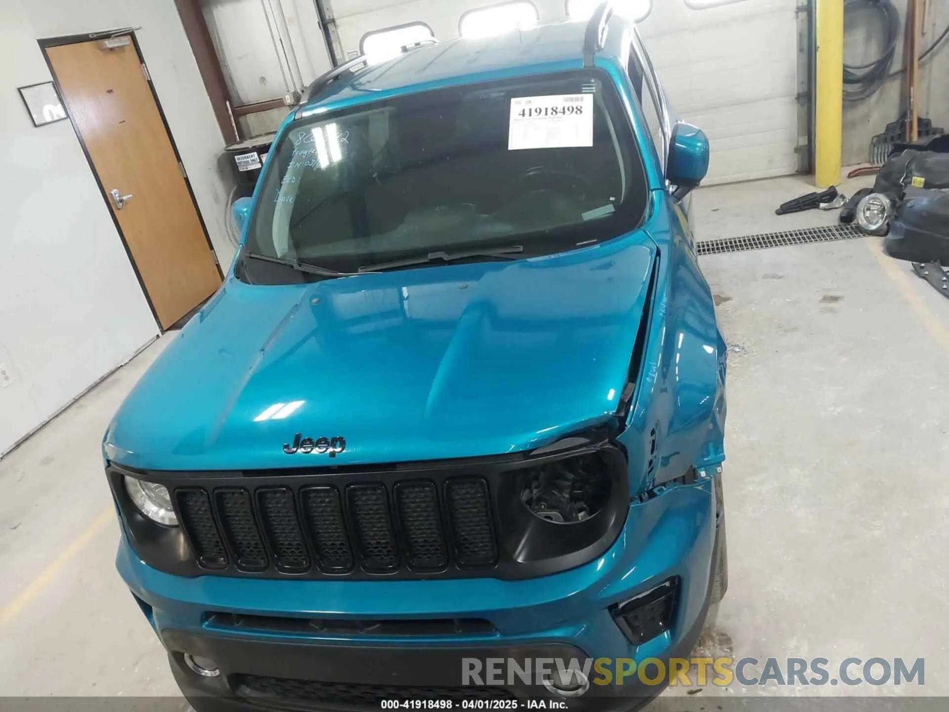13 fotografías del automóvil dañado ZACNJABB0LPL09308 JEEP RENEGADE 2020