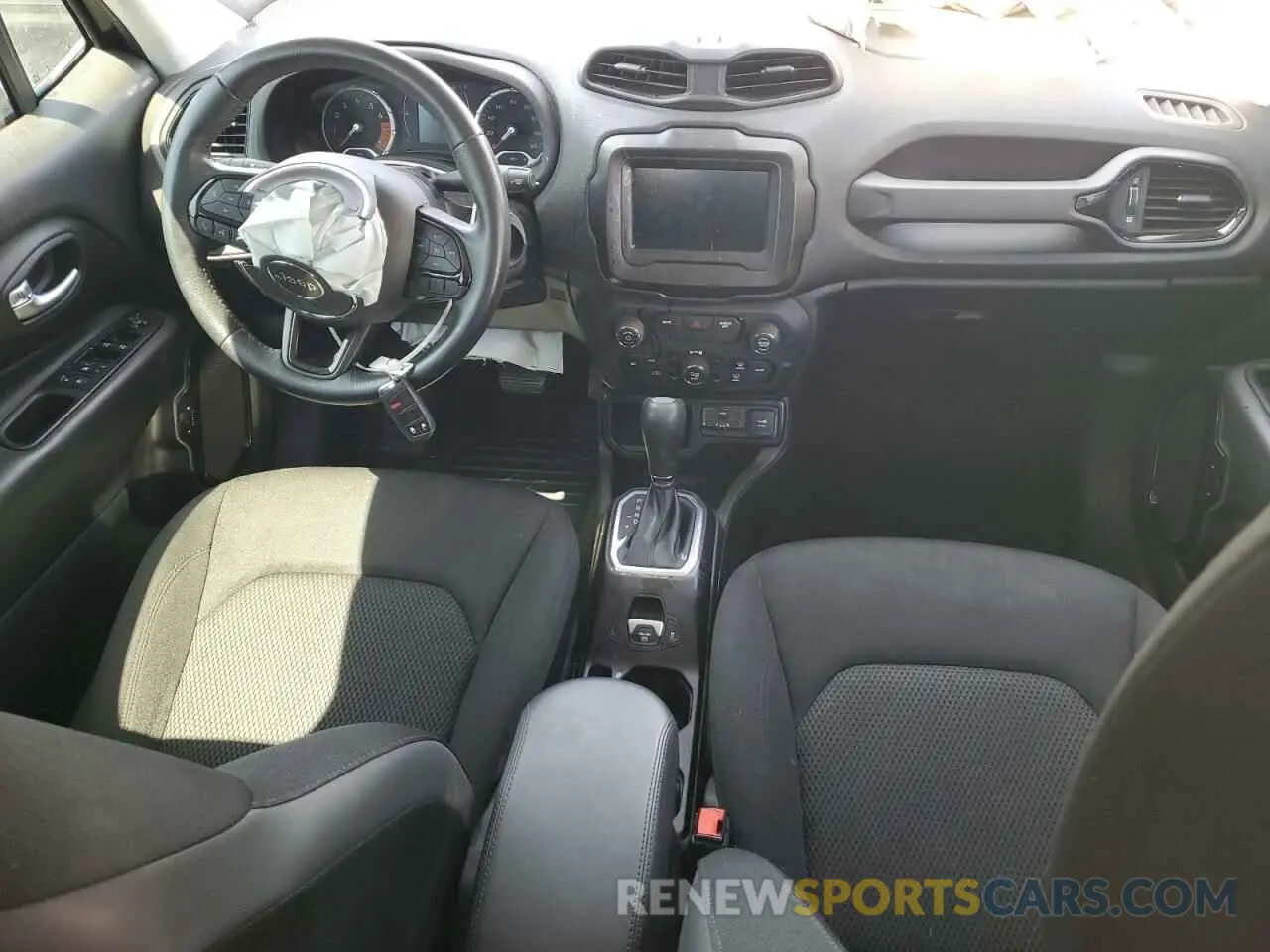 8 fotografías del automóvil dañado ZACNJABB1LPL87001 JEEP RENEGADE 2020