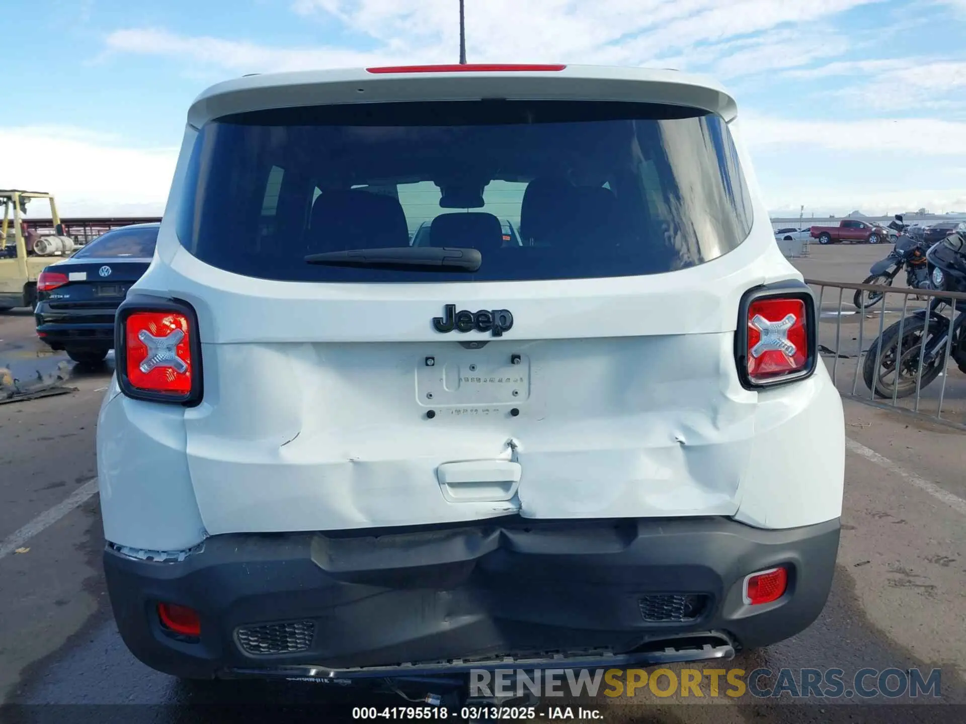16 fotografías del automóvil dañado ZACNJABB2LPL28670 JEEP RENEGADE 2020