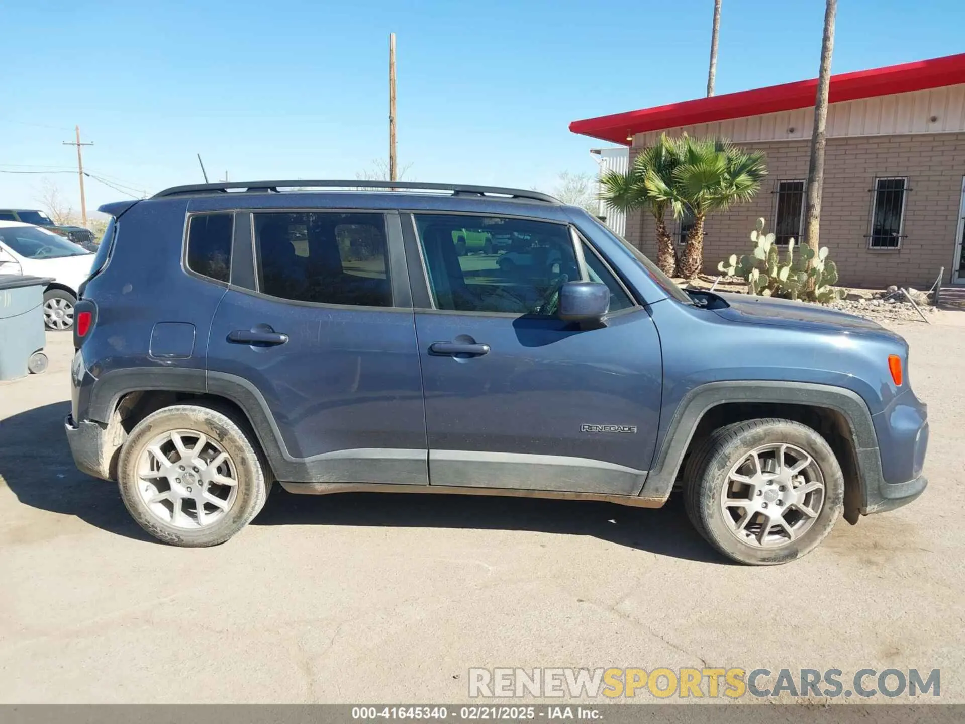 13 fotografías del automóvil dañado ZACNJABB4LPL84593 JEEP RENEGADE 2020