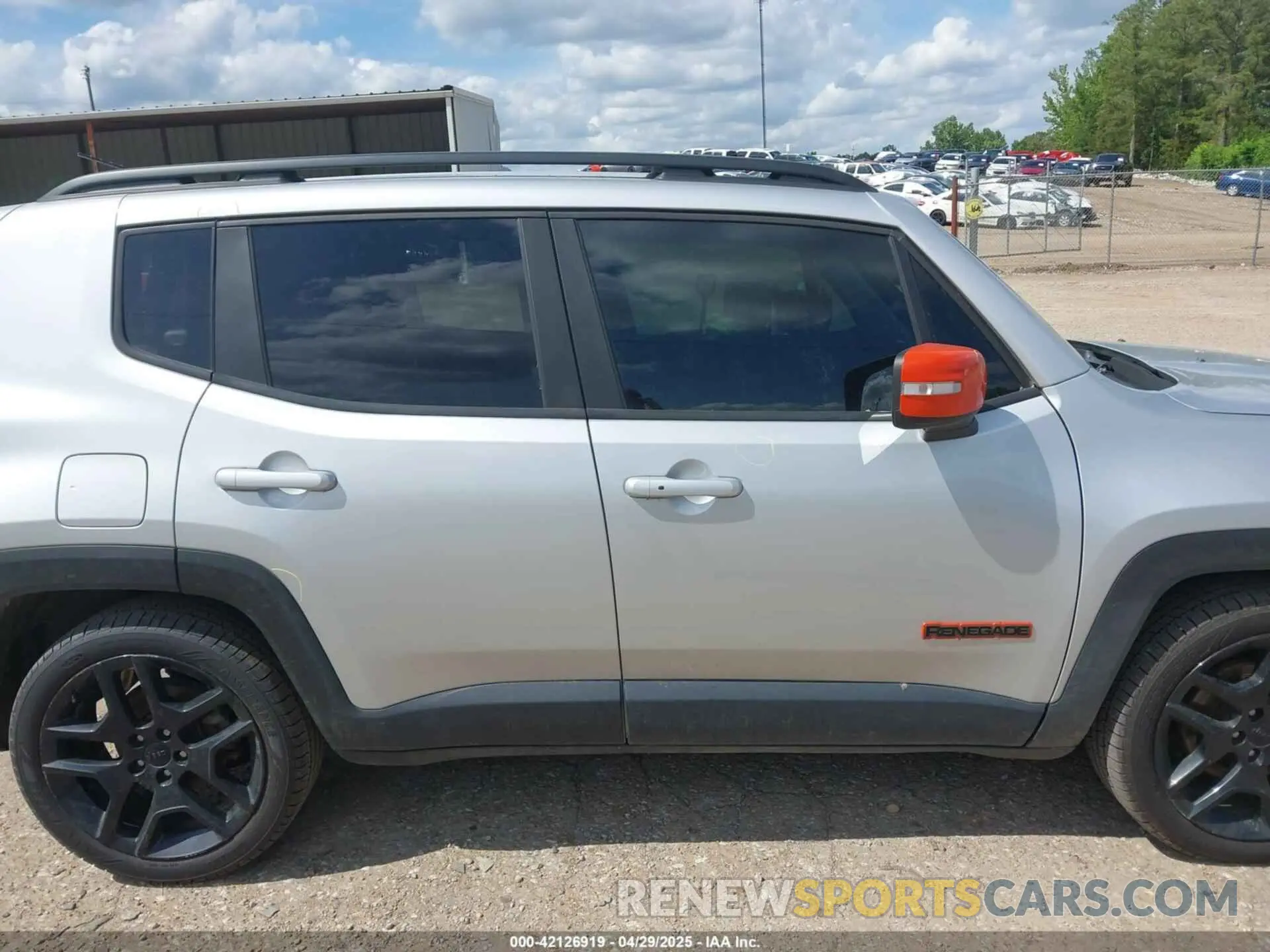 13 fotografías del automóvil dañado ZACNJABB5LPL92881 JEEP RENEGADE 2020