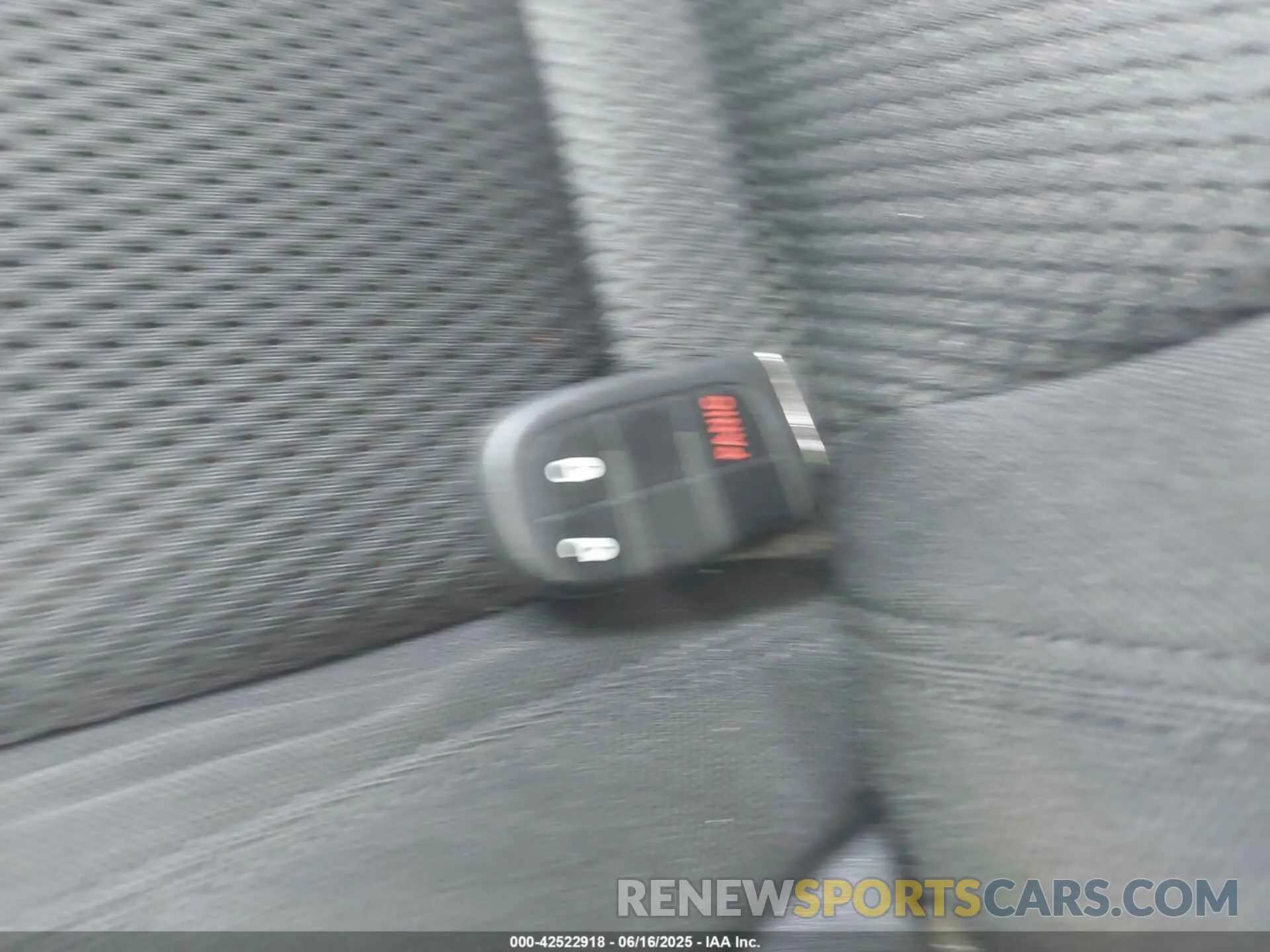 11 fotografías del automóvil dañado ZACNJABB8LPL16362 JEEP RENEGADE 2020