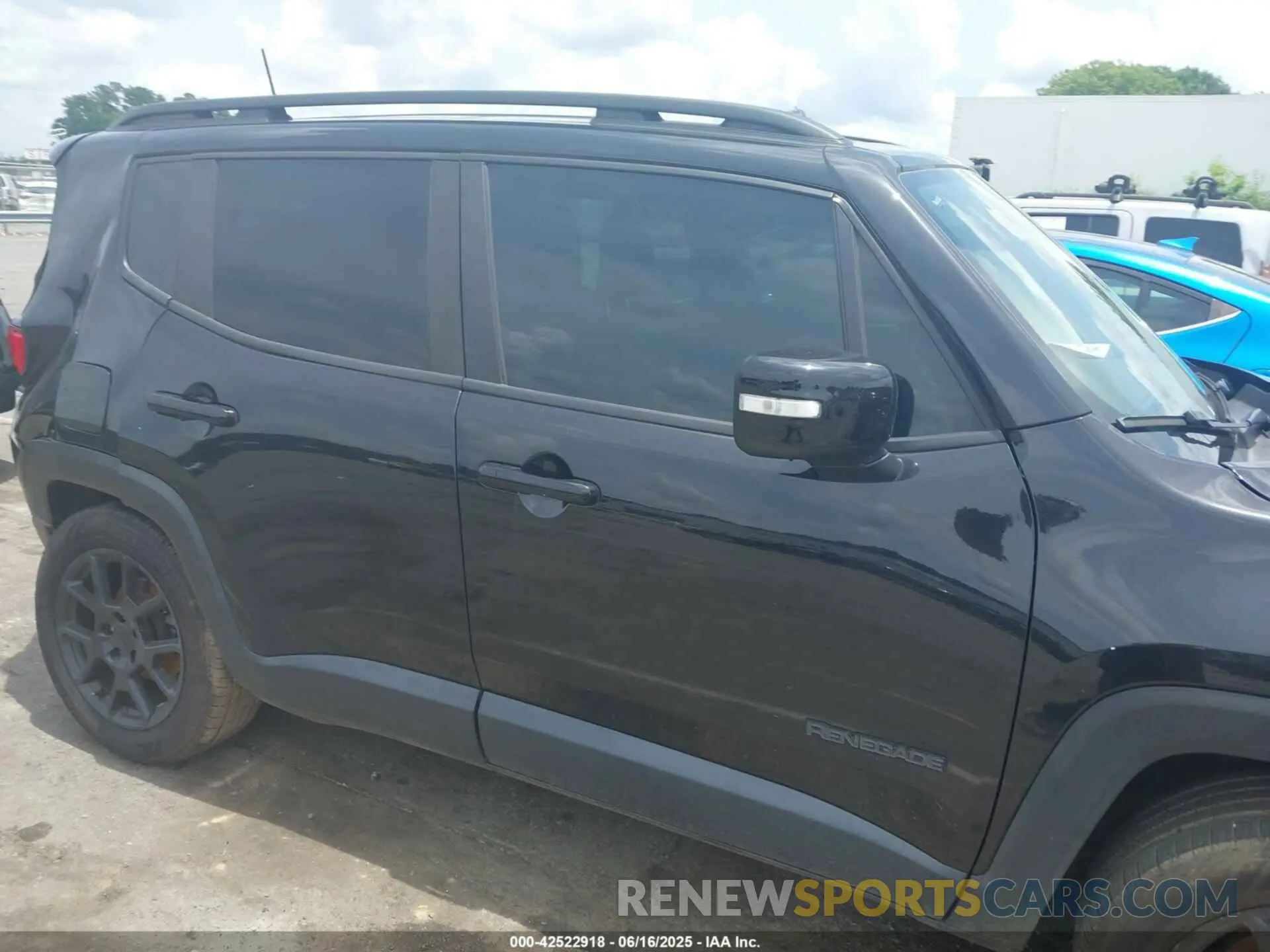 13 fotografías del automóvil dañado ZACNJABB8LPL16362 JEEP RENEGADE 2020