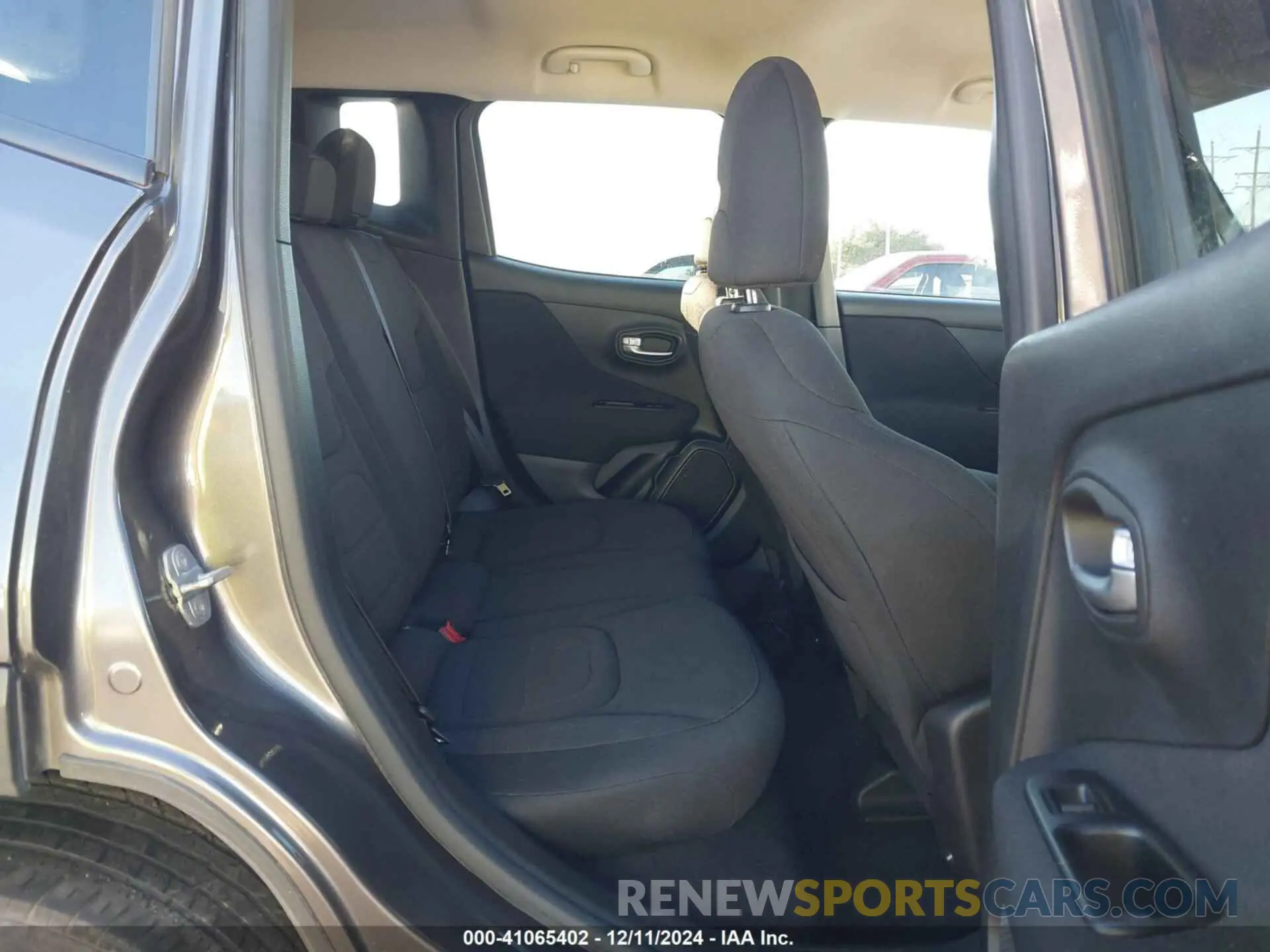 8 fotografías del automóvil dañado ZACNJABB8LPL25157 JEEP RENEGADE 2020