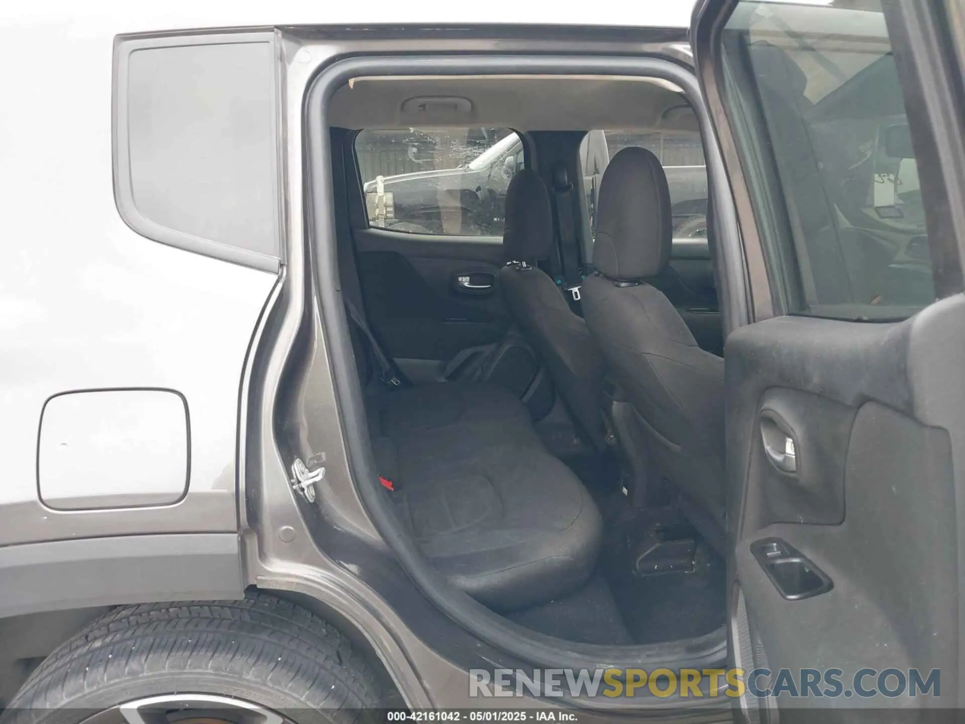 8 fotografías del automóvil dañado ZACNJABB8LPL62919 JEEP RENEGADE 2020
