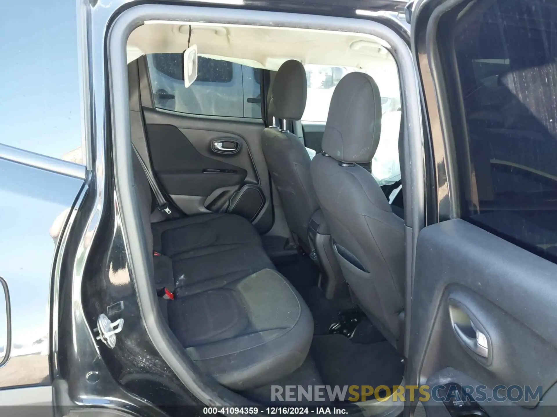 8 fotografías del automóvil dañado ZACNJABB9LPL50634 JEEP RENEGADE 2020