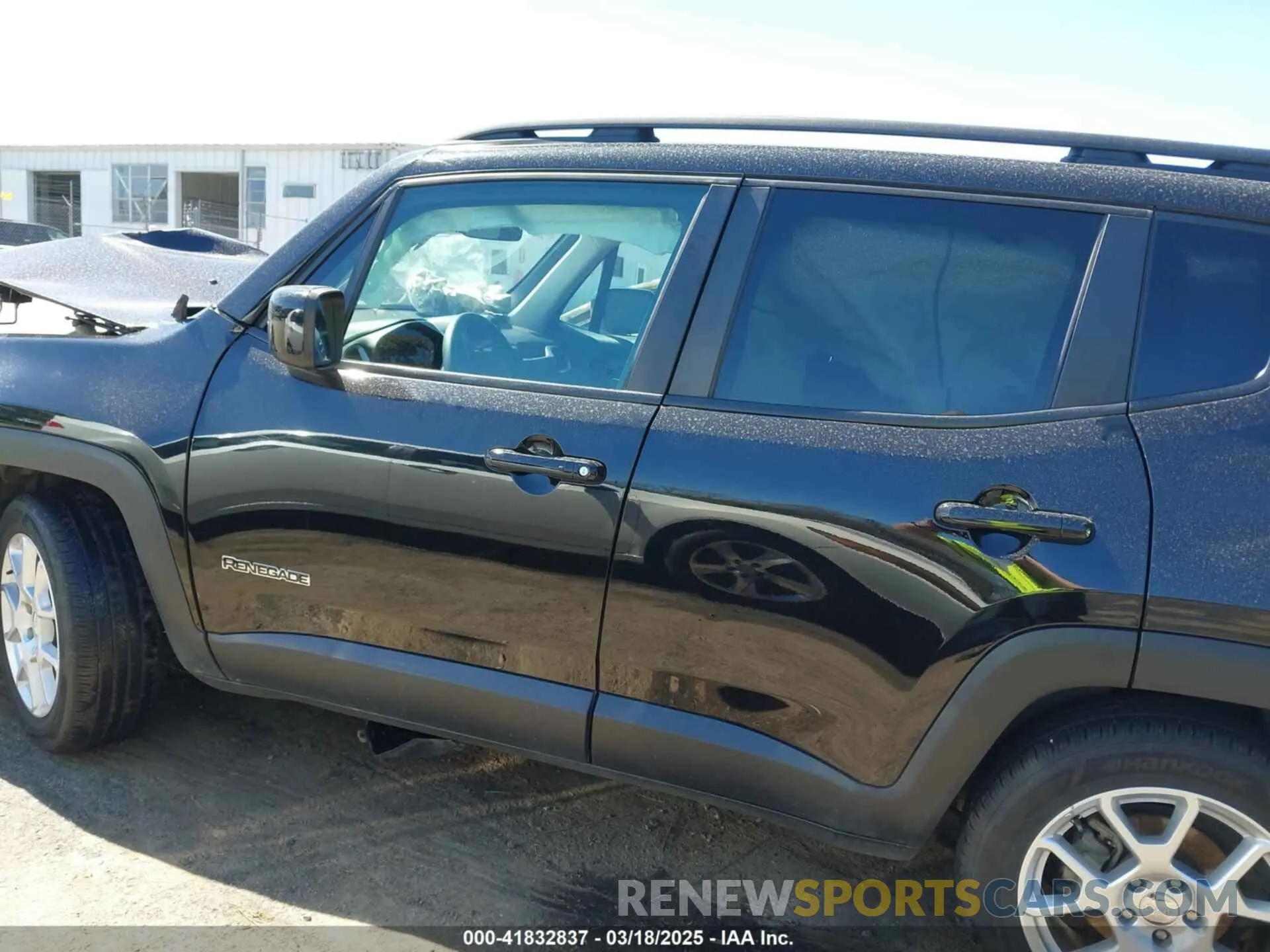 14 fotografías del automóvil dañado ZACNJABB9LPL63724 JEEP RENEGADE 2020