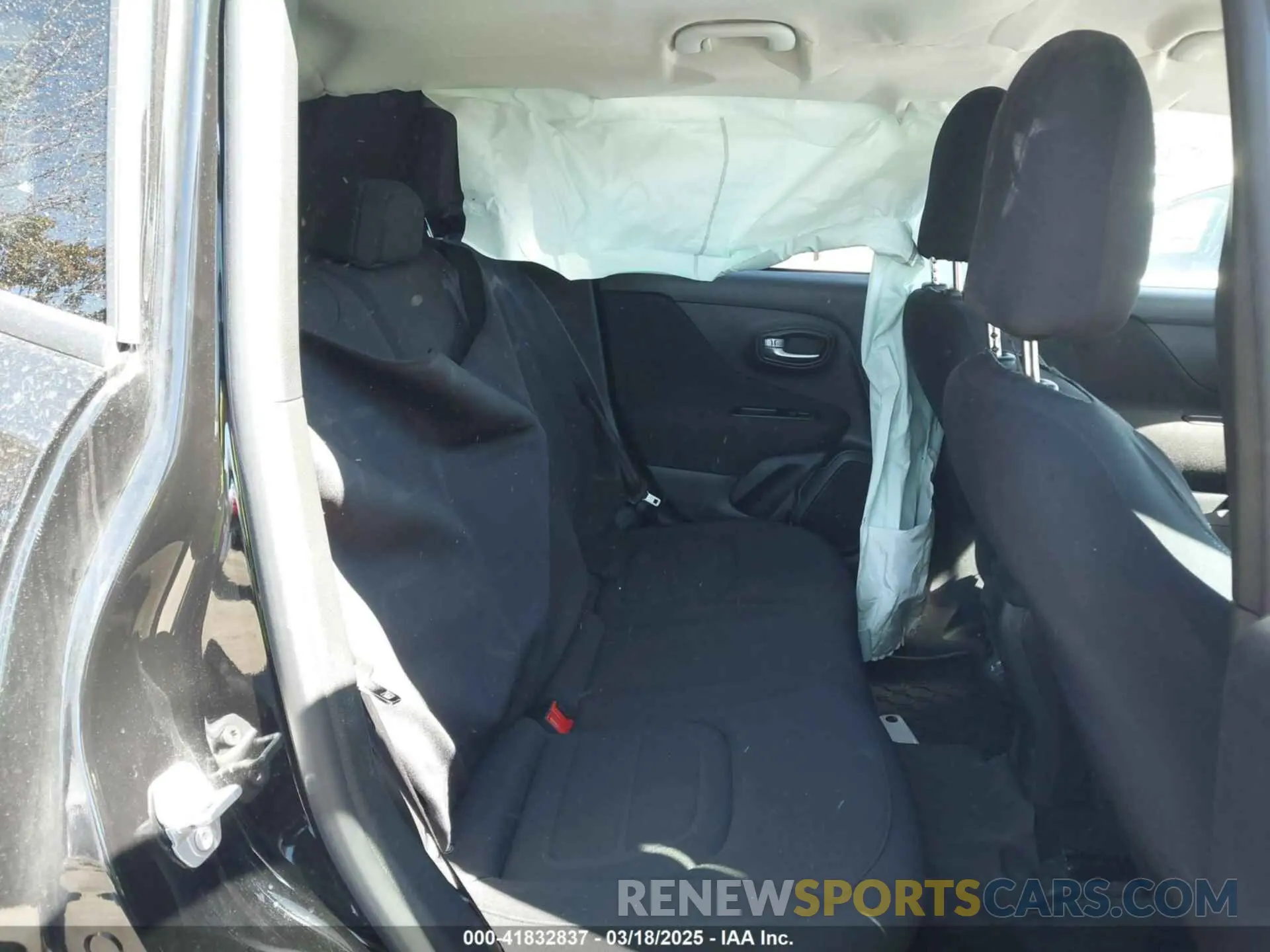 8 fotografías del automóvil dañado ZACNJABB9LPL63724 JEEP RENEGADE 2020