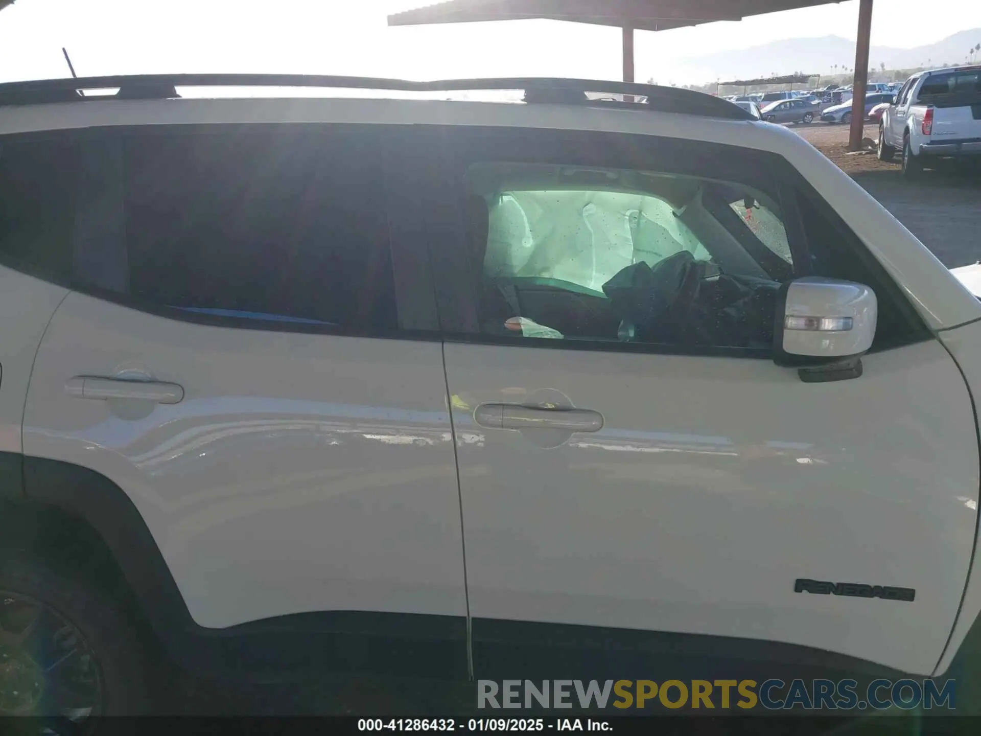 14 fotografías del automóvil dañado ZACNJABB9LPL84900 JEEP RENEGADE 2020