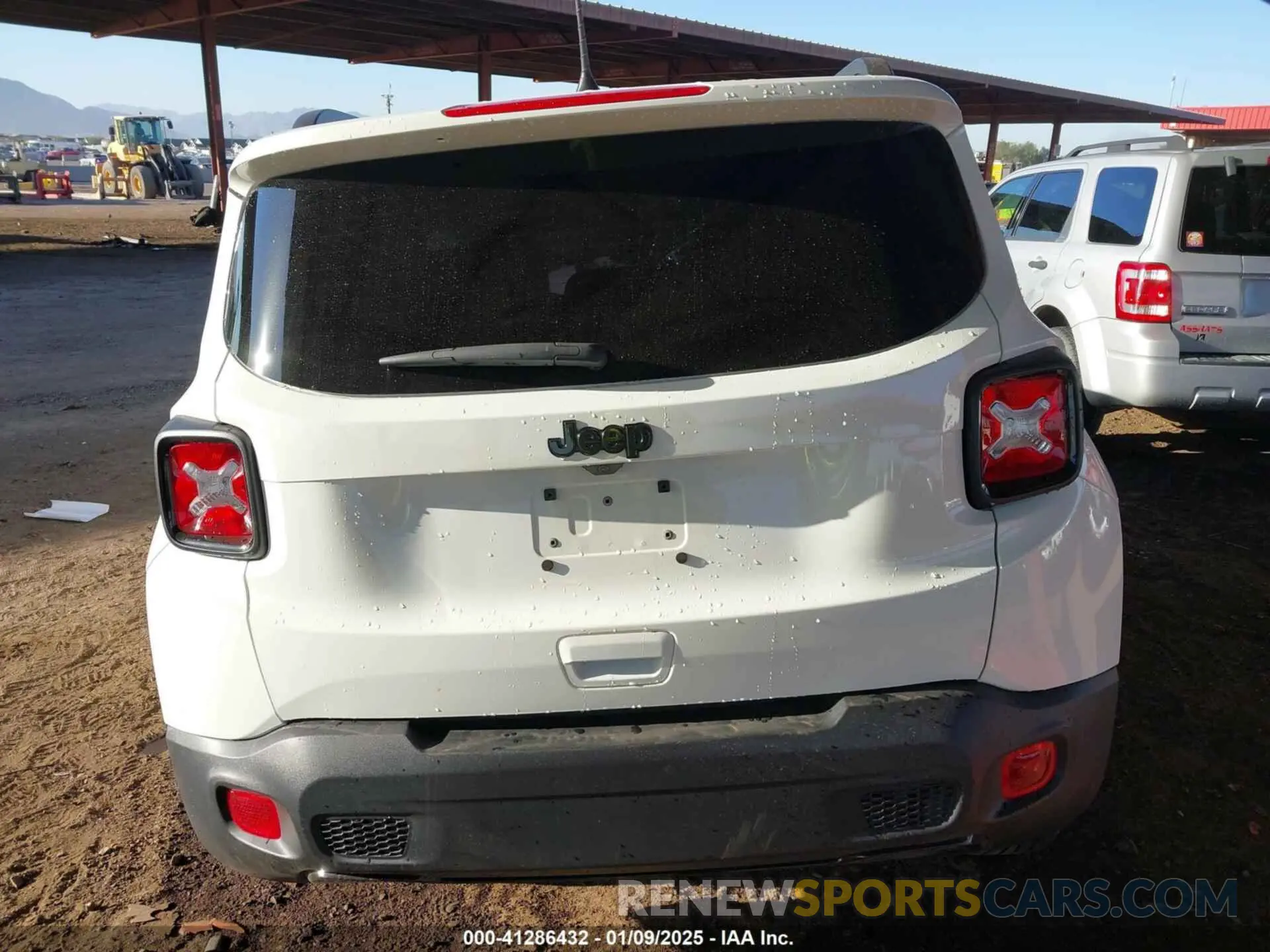 17 fotografías del automóvil dañado ZACNJABB9LPL84900 JEEP RENEGADE 2020