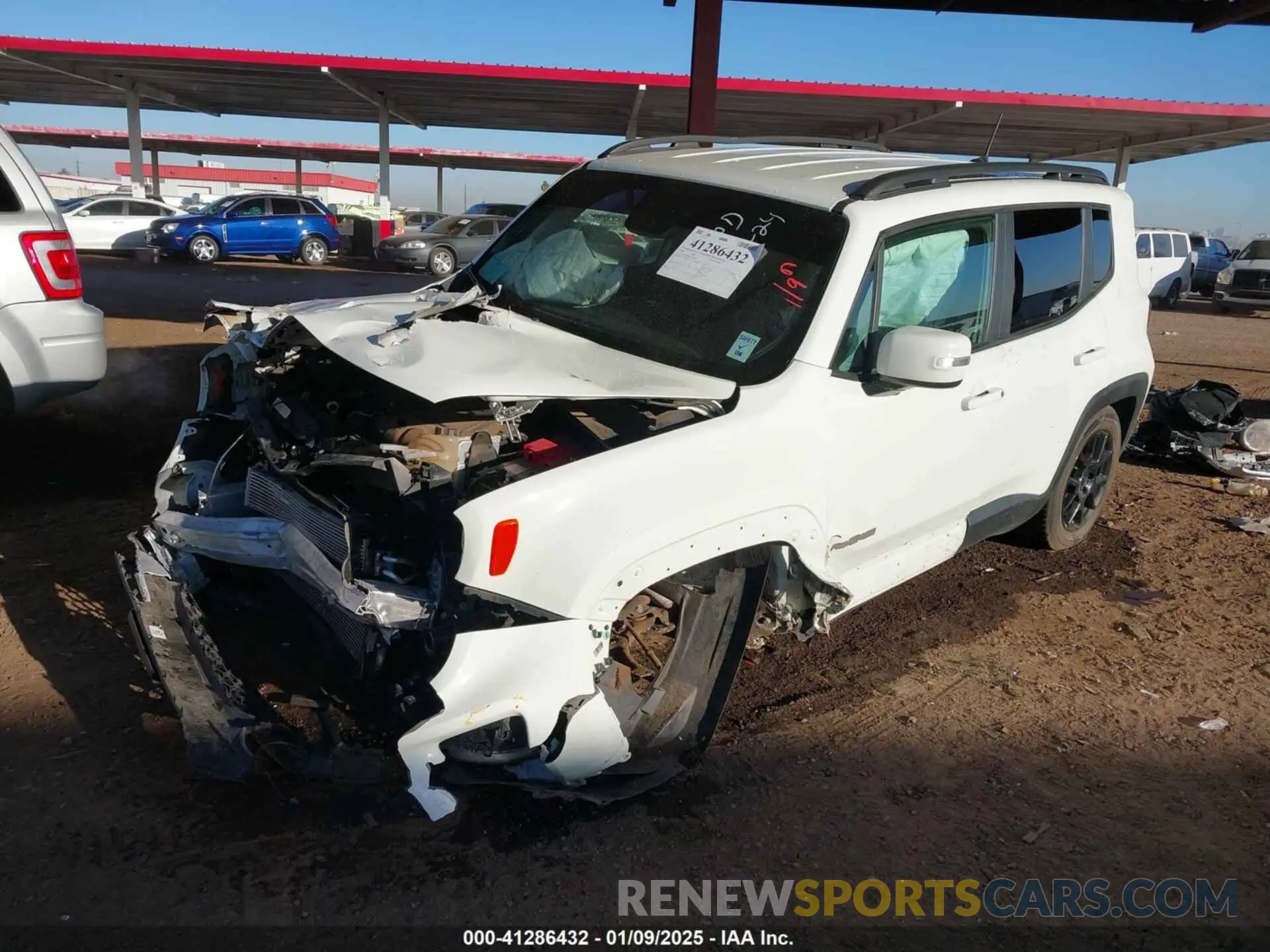 2 fotografías del automóvil dañado ZACNJABB9LPL84900 JEEP RENEGADE 2020