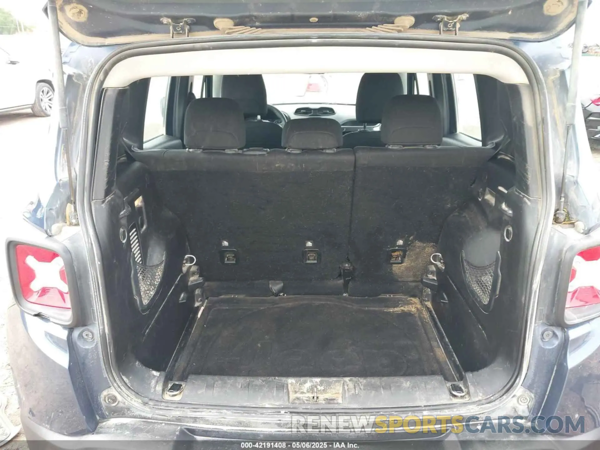 16 fotografías del automóvil dañado ZACNJBAB0LPL32160 JEEP RENEGADE 2020