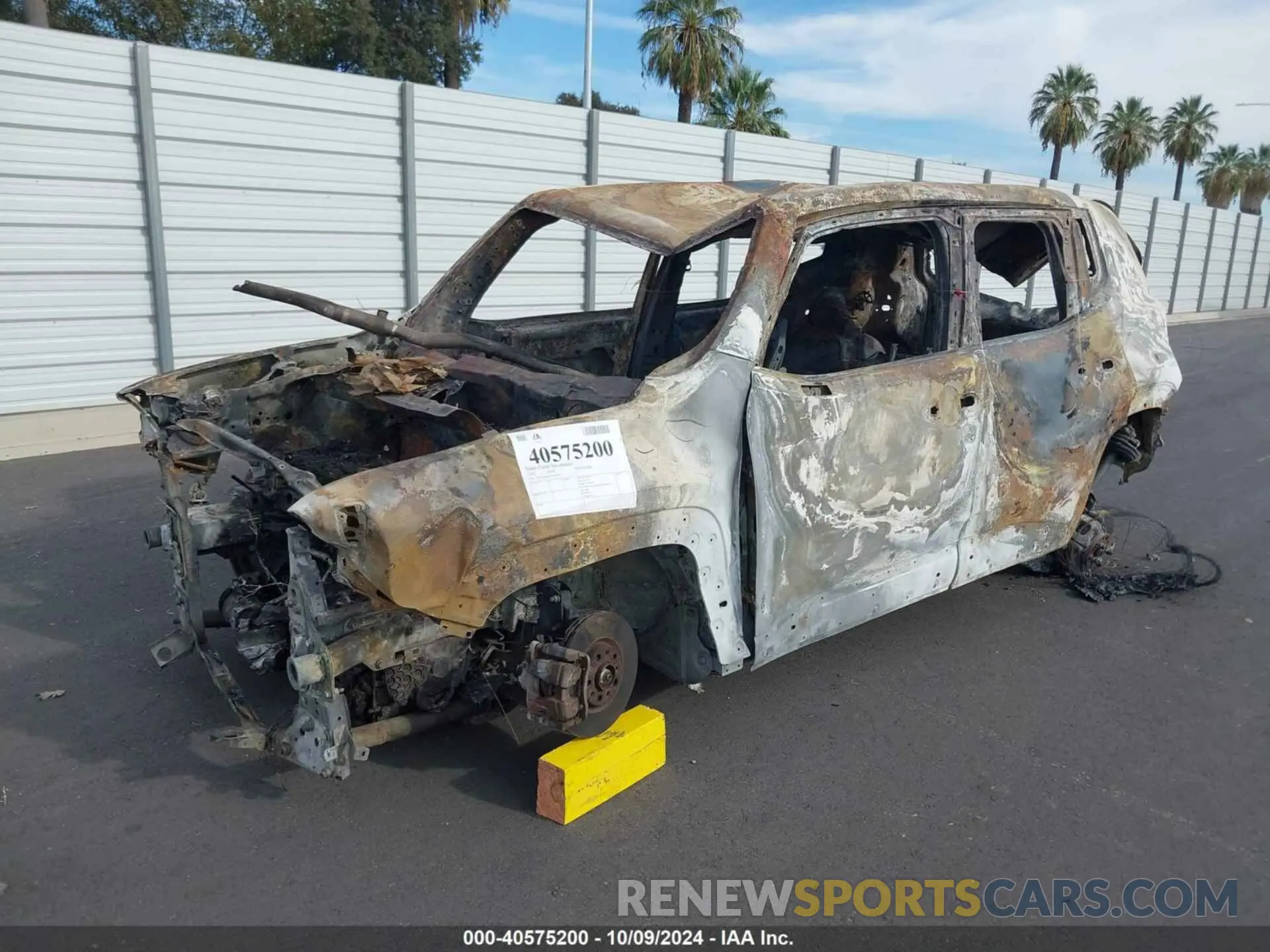 2 fotografías del automóvil dañado ZACNJBAB0LPL87921 JEEP RENEGADE 2020