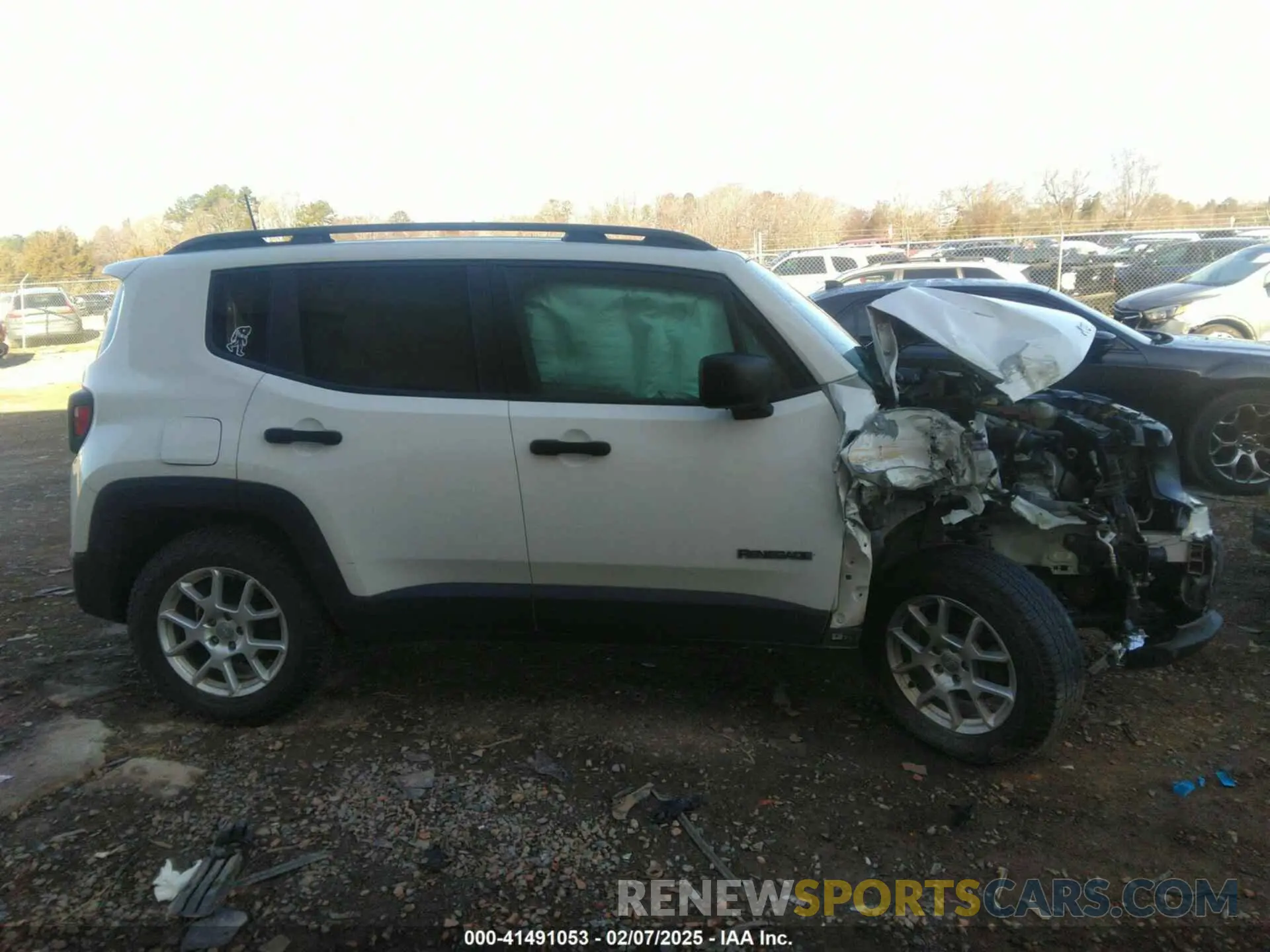 13 fotografías del automóvil dañado ZACNJBAB1LPL03878 JEEP RENEGADE 2020