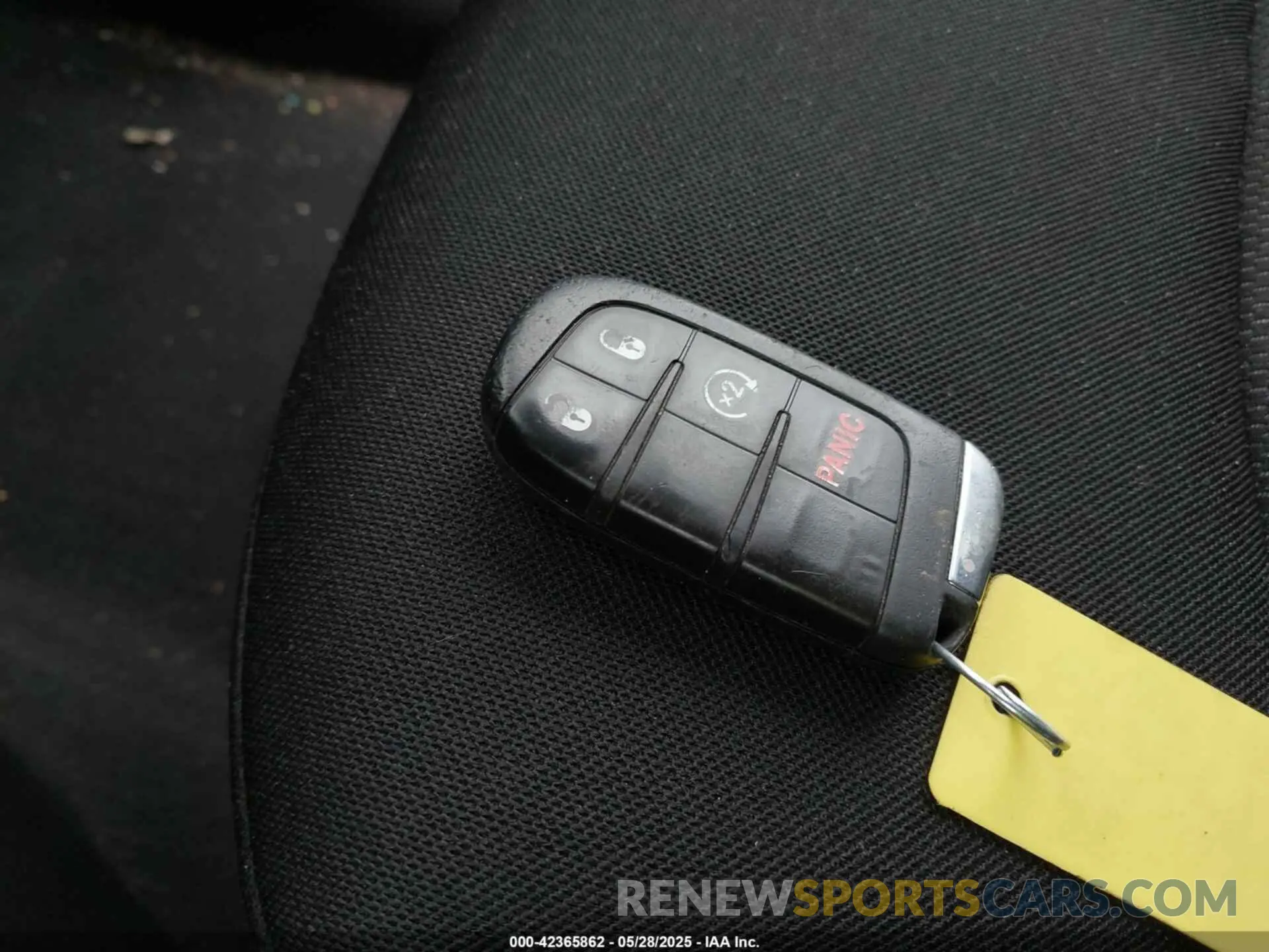11 fotografías del automóvil dañado ZACNJBAB1LPL13505 JEEP RENEGADE 2020