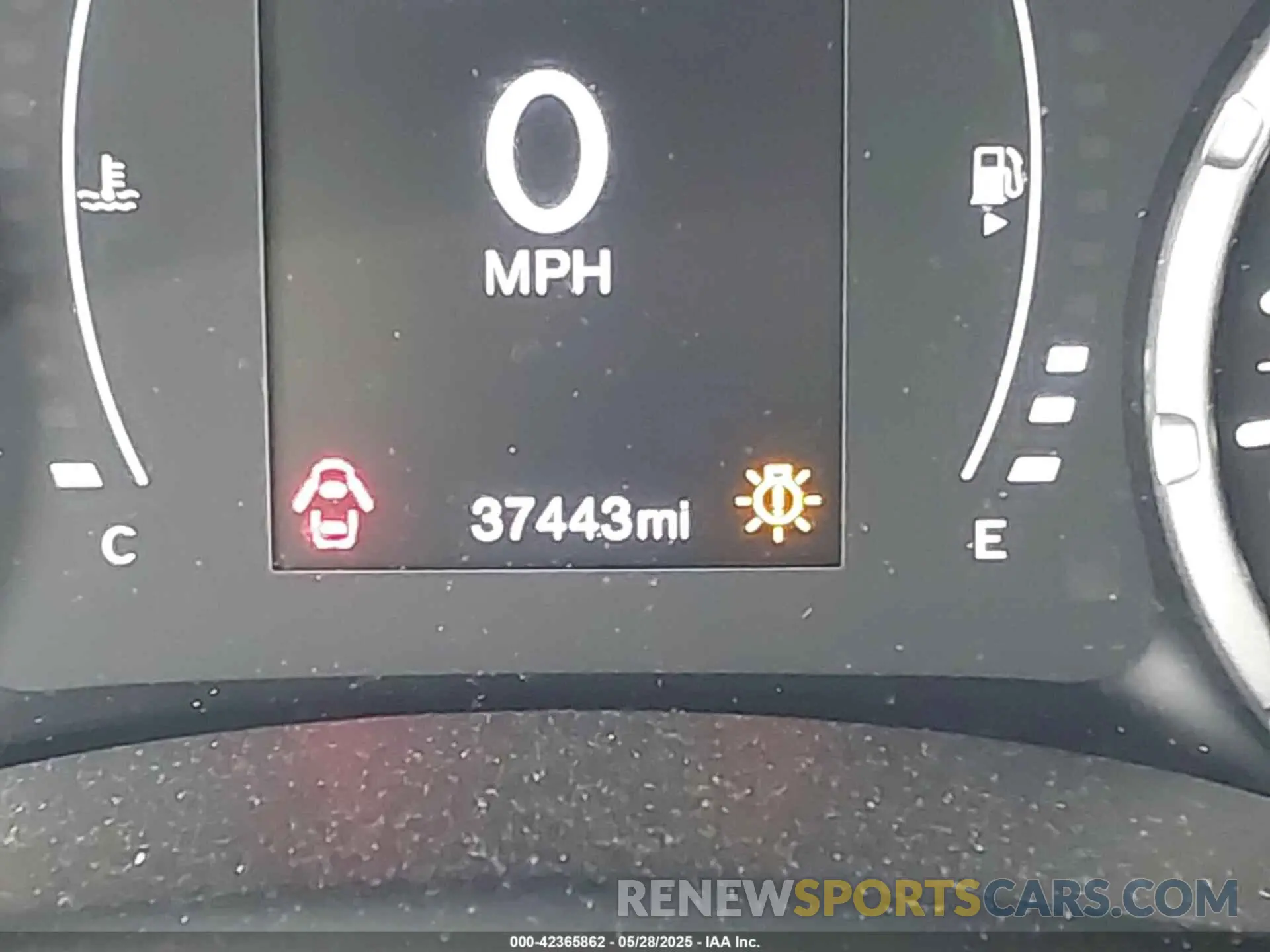 15 fotografías del automóvil dañado ZACNJBAB1LPL13505 JEEP RENEGADE 2020