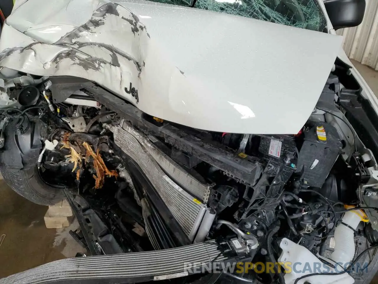 12 fotografías del automóvil dañado ZACNJBAB5LPL67390 JEEP RENEGADE 2020