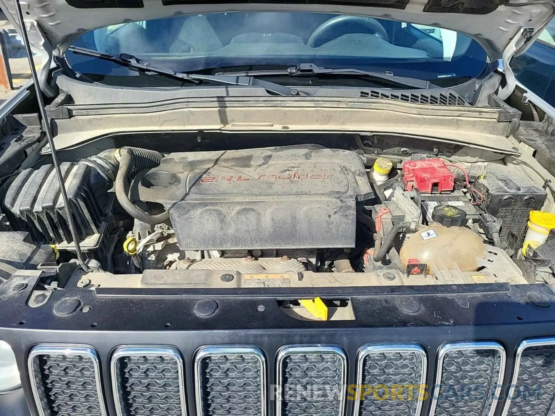 35 fotografías del automóvil dañado ZACNJBAB9LPL47577 JEEP RENEGADE 2020