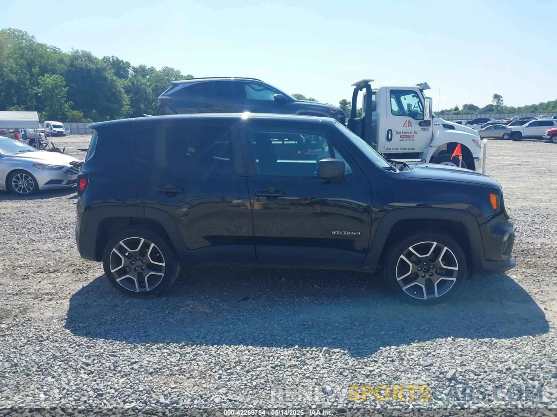 13 fotografías del automóvil dañado ZACNJBAB9LPL76867 JEEP RENEGADE 2020