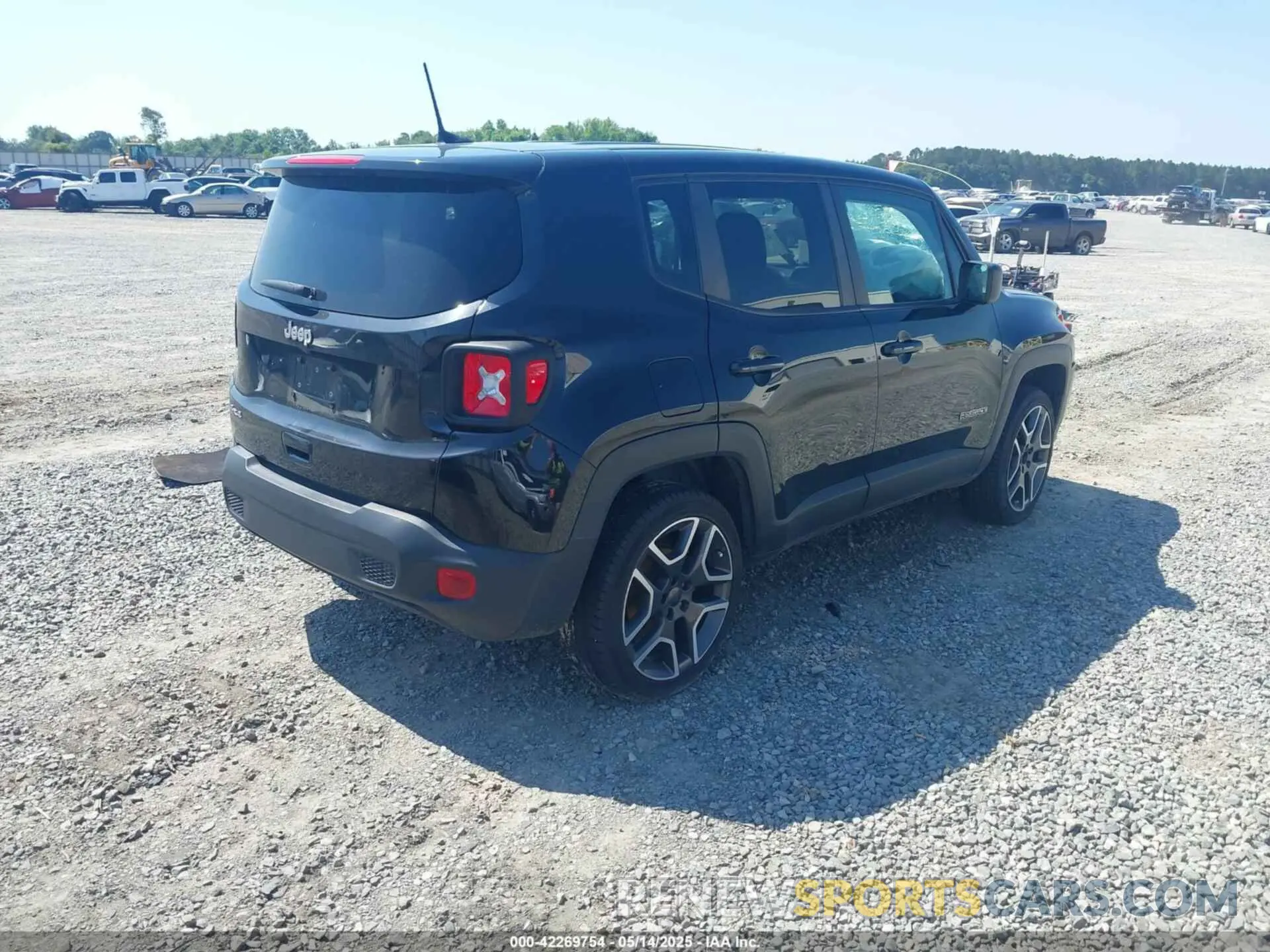4 fotografías del automóvil dañado ZACNJBAB9LPL76867 JEEP RENEGADE 2020