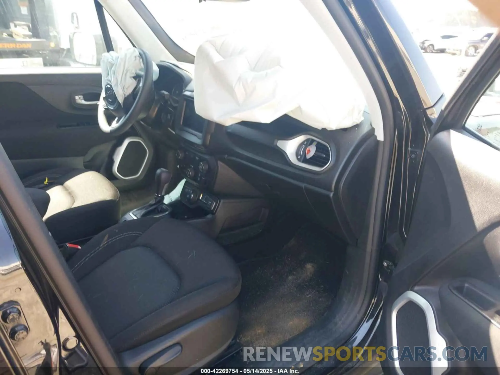 5 fotografías del automóvil dañado ZACNJBAB9LPL76867 JEEP RENEGADE 2020